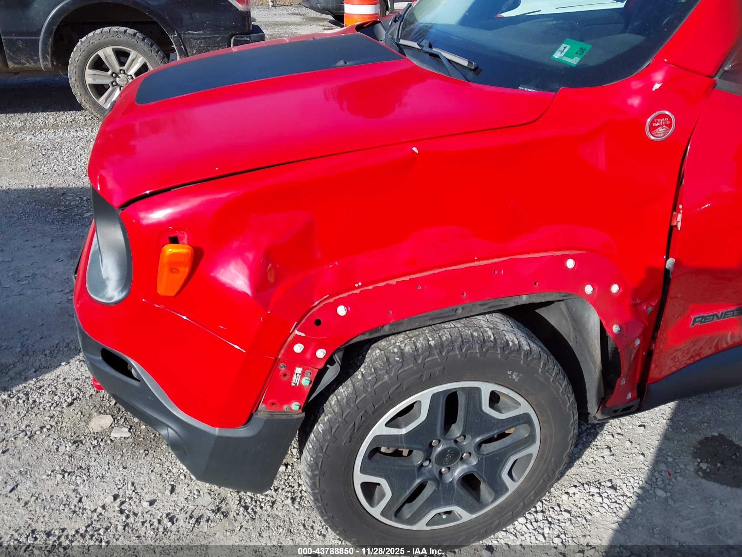 JEEP RENEGADE image 6