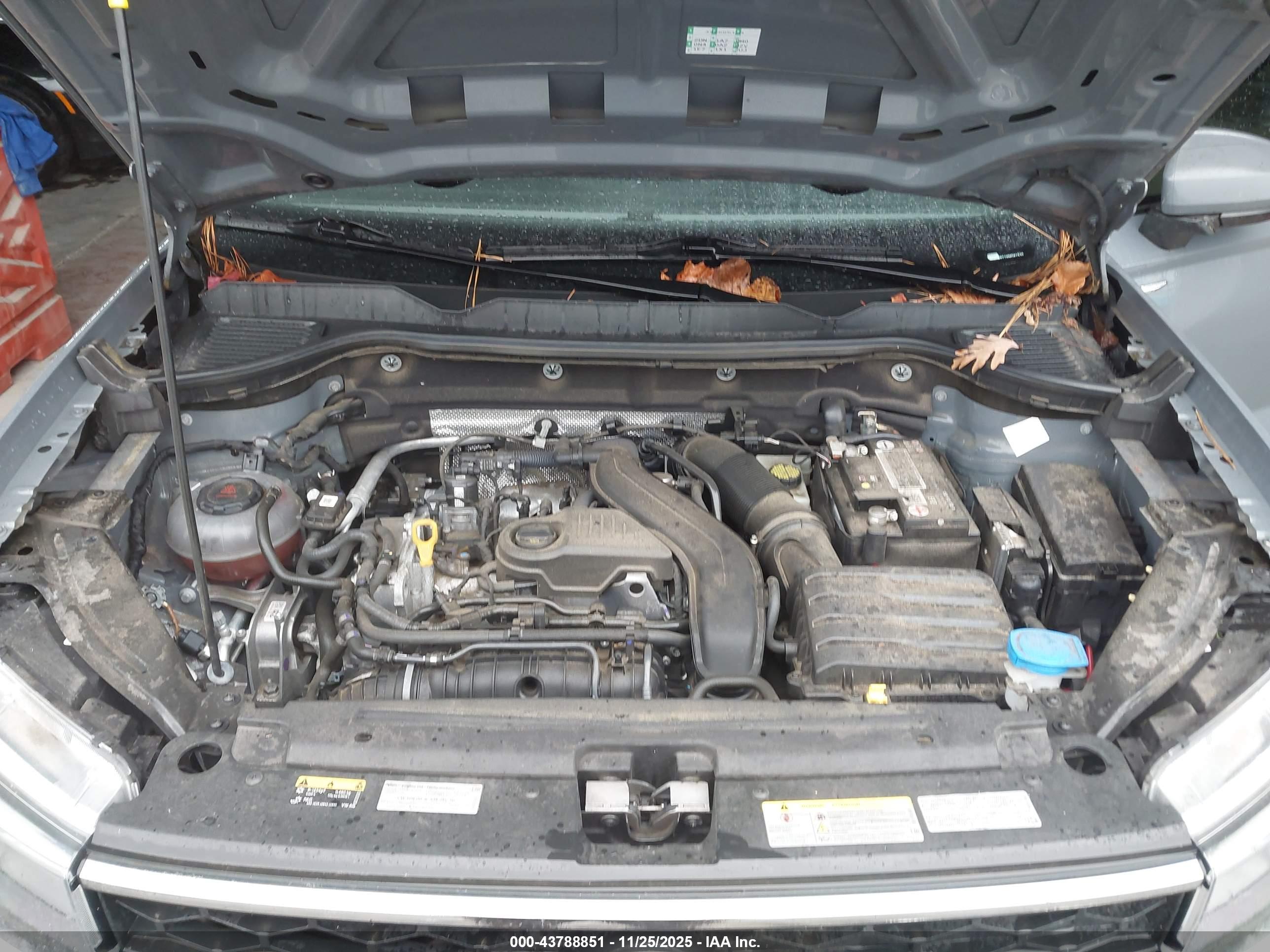 VOLKSWAGEN TAOS image 10