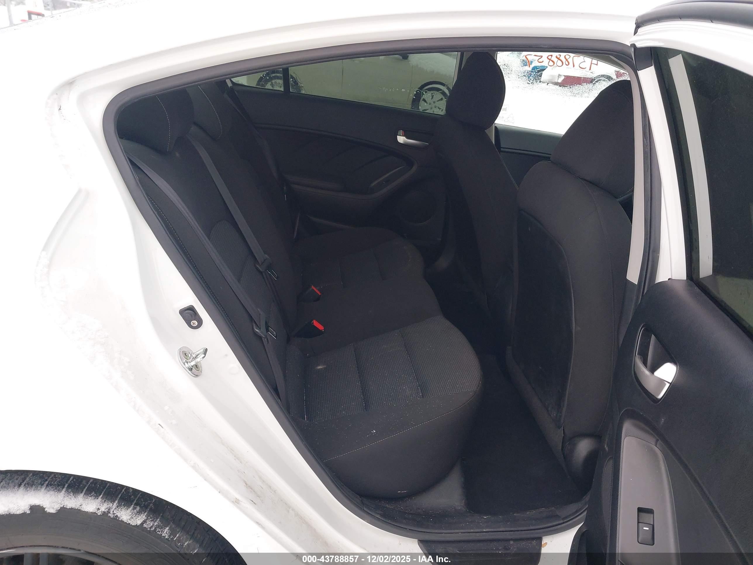 KIA FORTE image 8