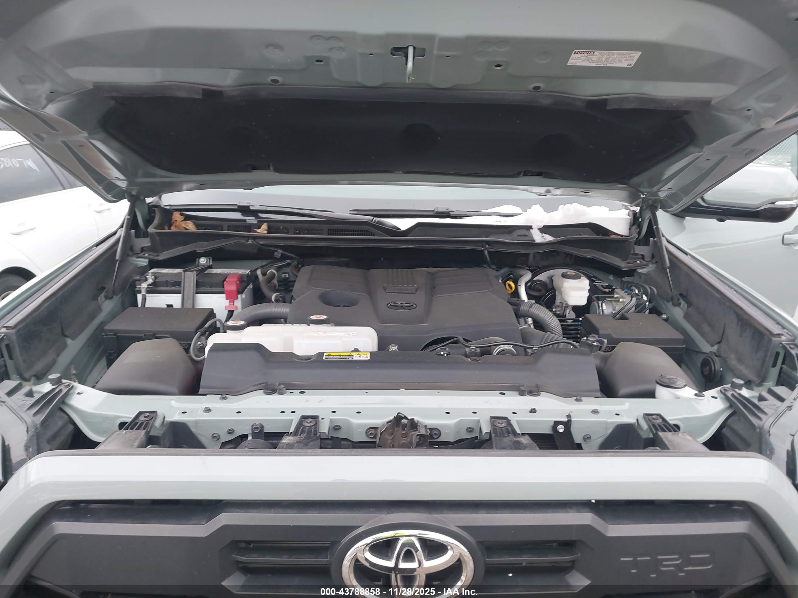 TOYOTA TUNDRA image 10