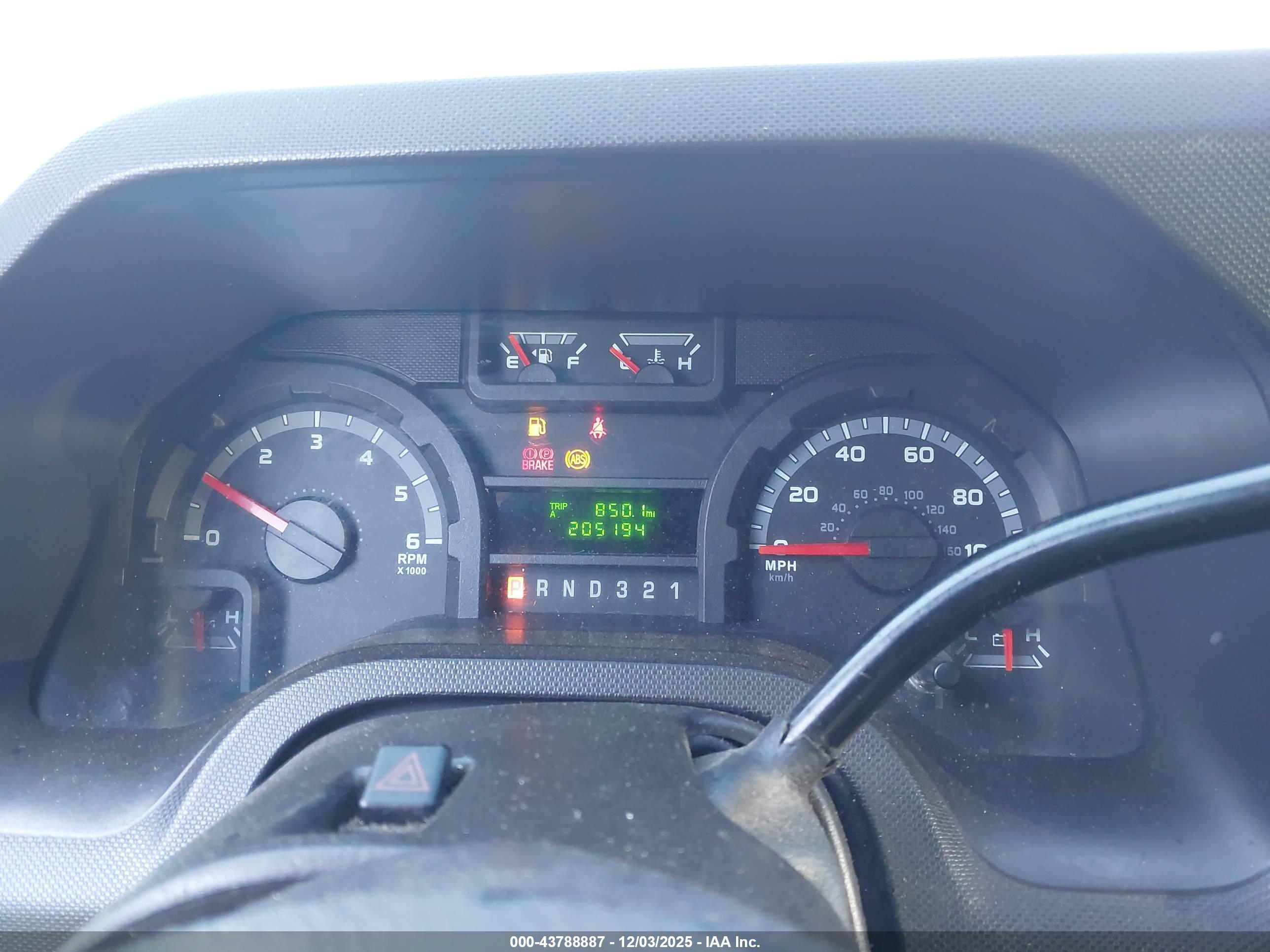 FORD E-350 image 7