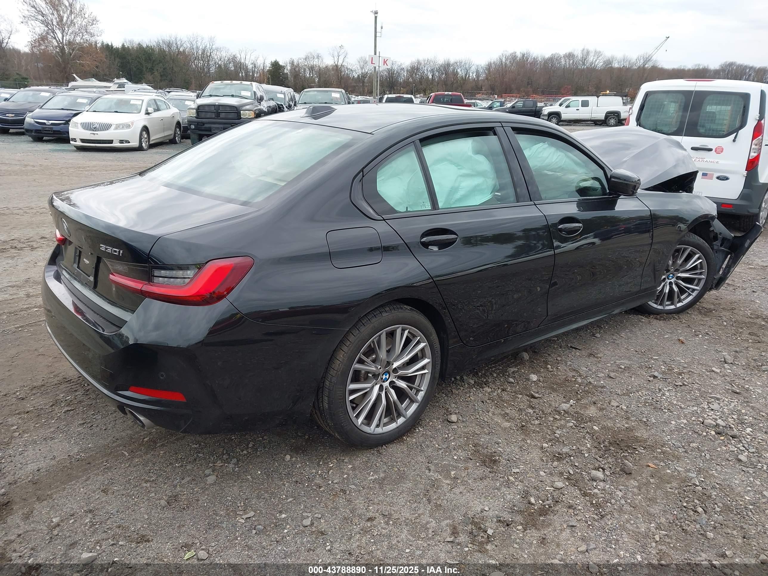 BMW 330I image 4