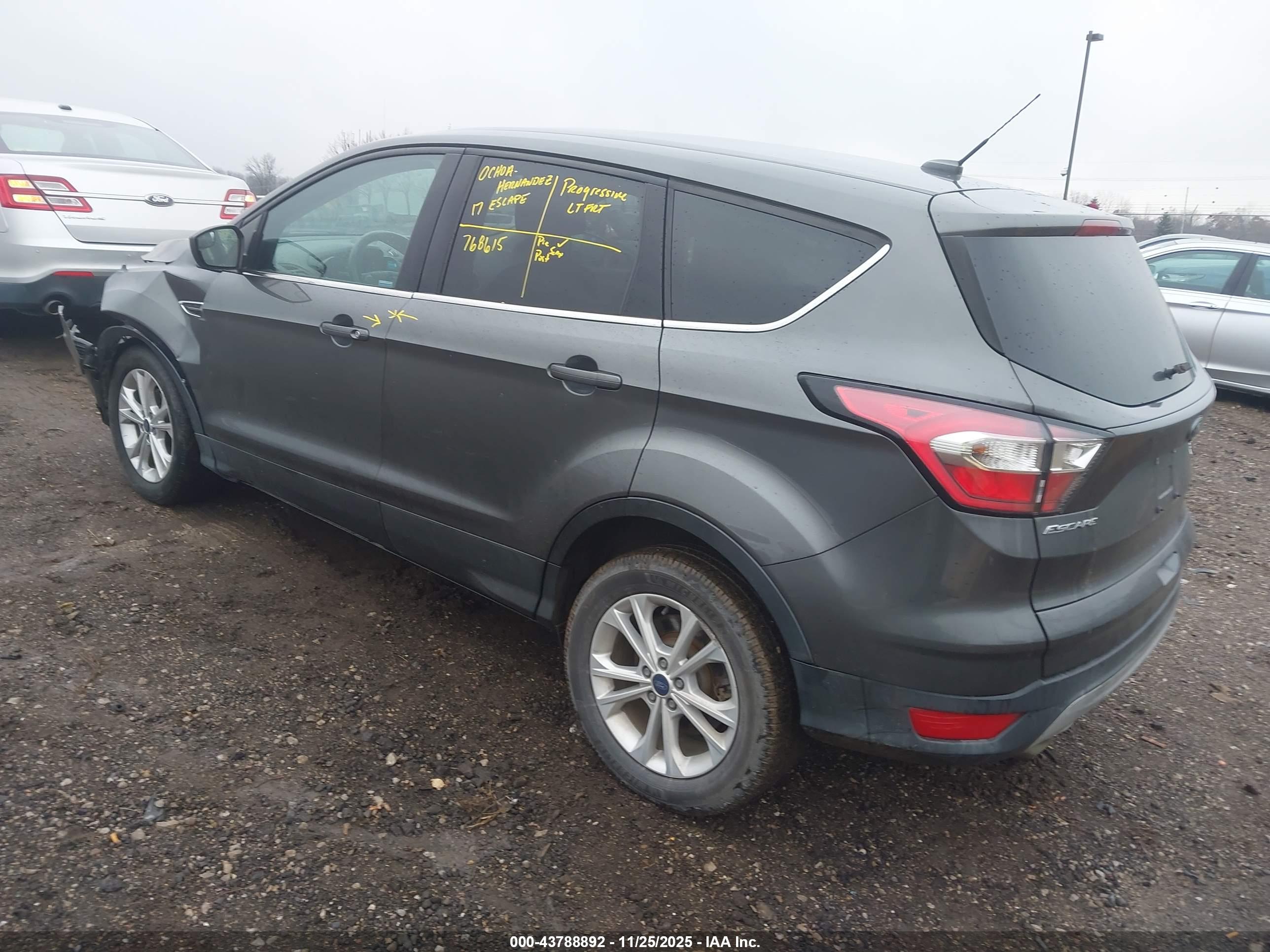 FORD ESCAPE image 3