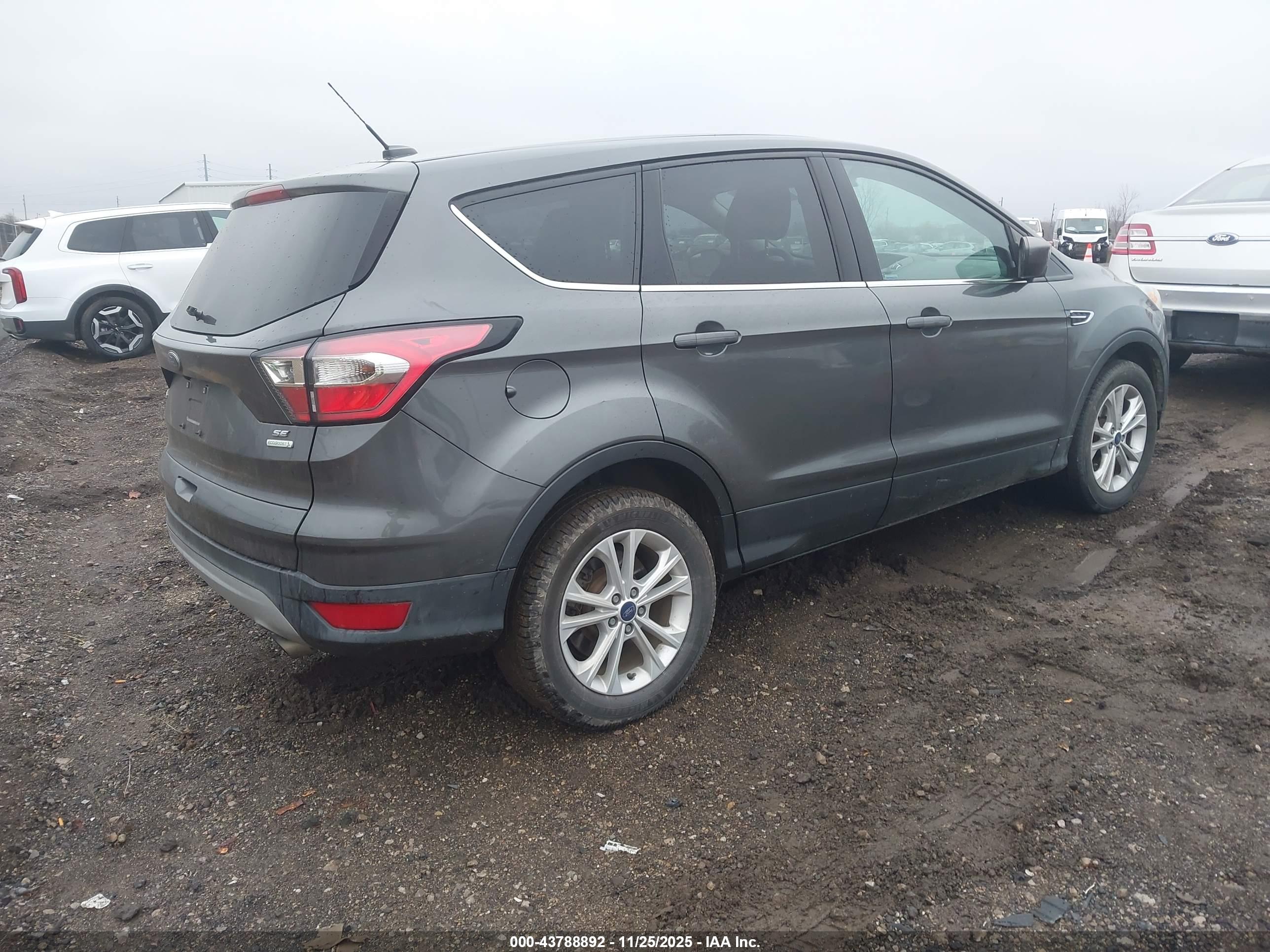 FORD ESCAPE image 4