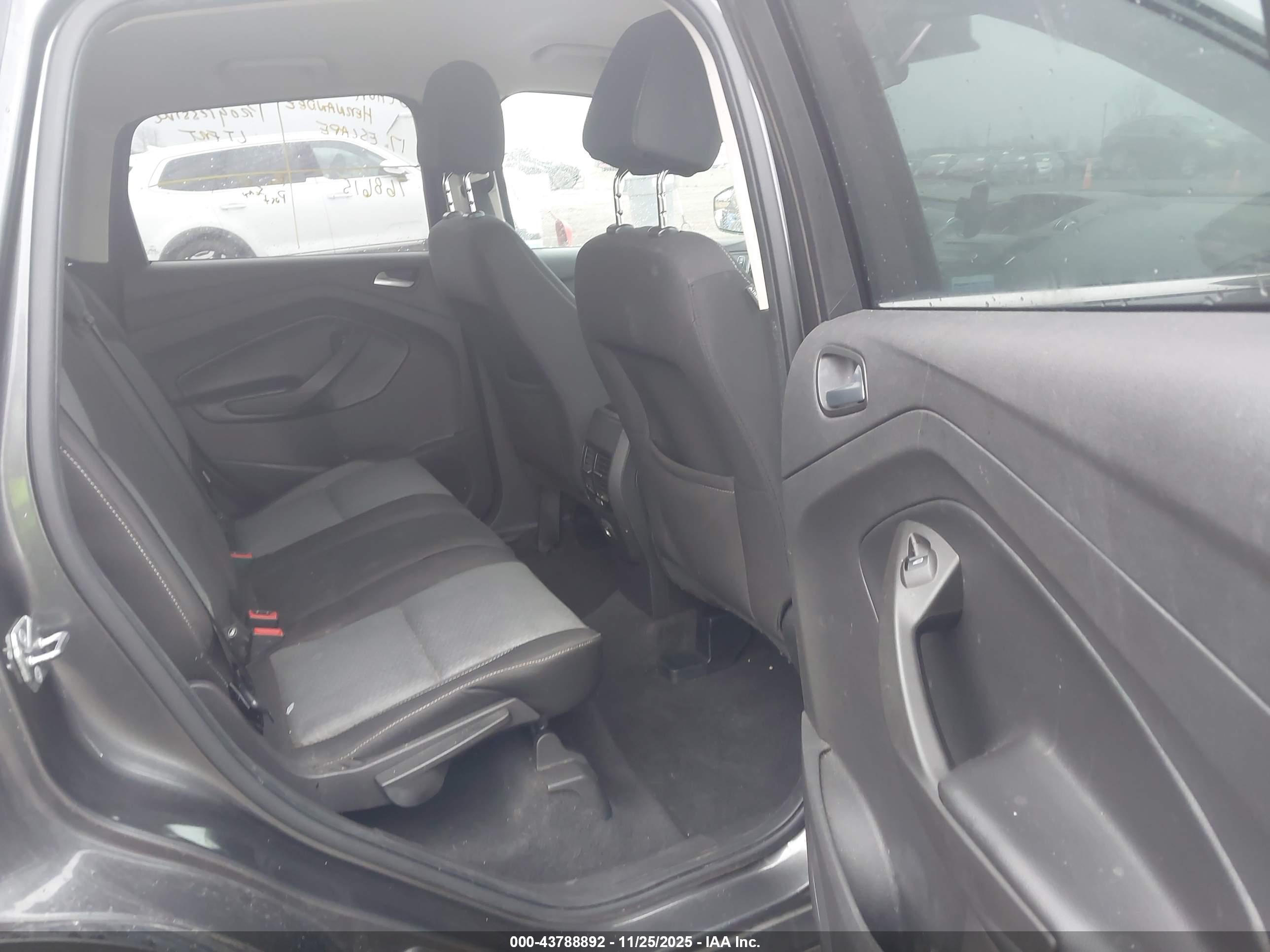 FORD ESCAPE image 8