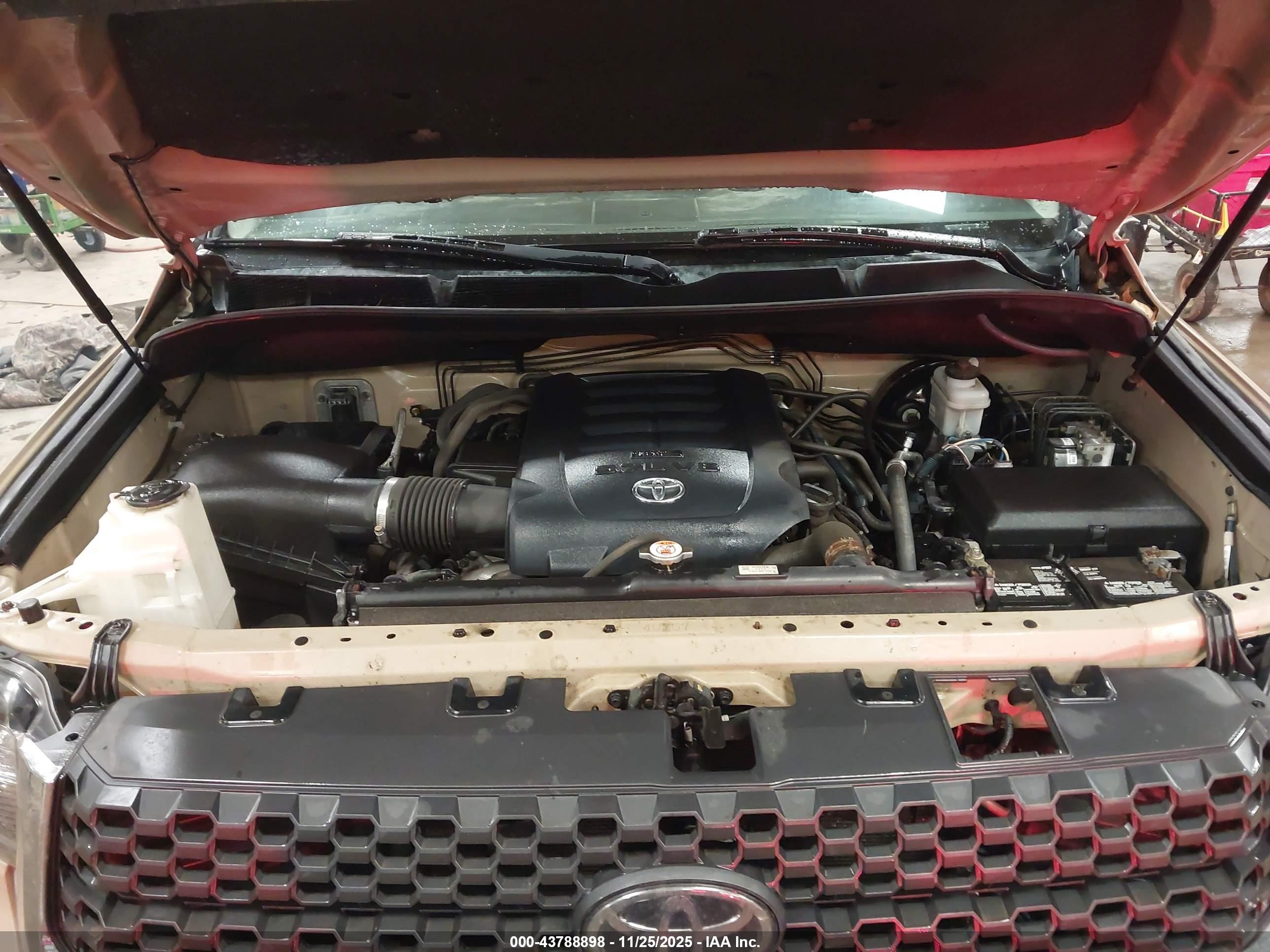TOYOTA TUNDRA image 10