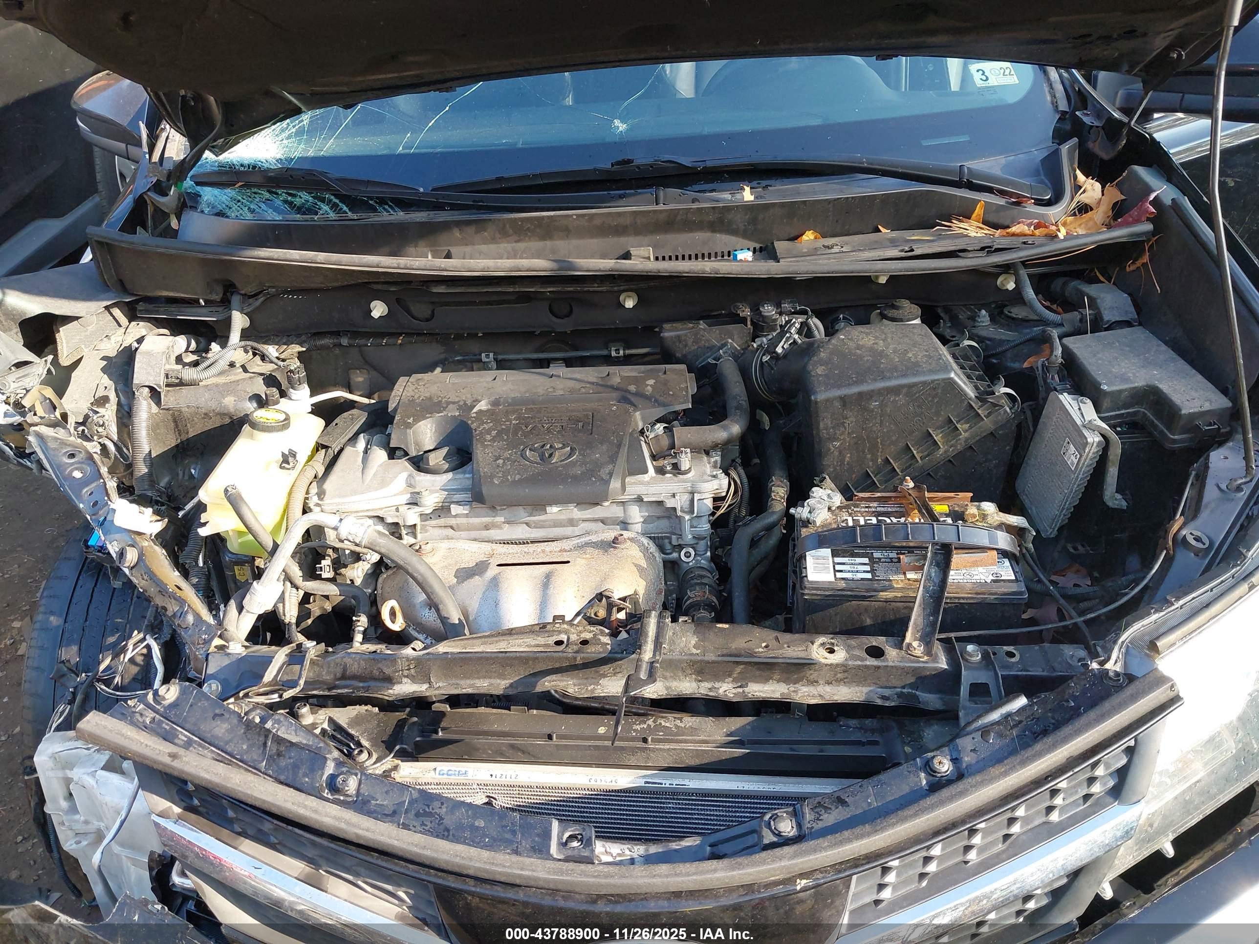 TOYOTA RAV4 image 10