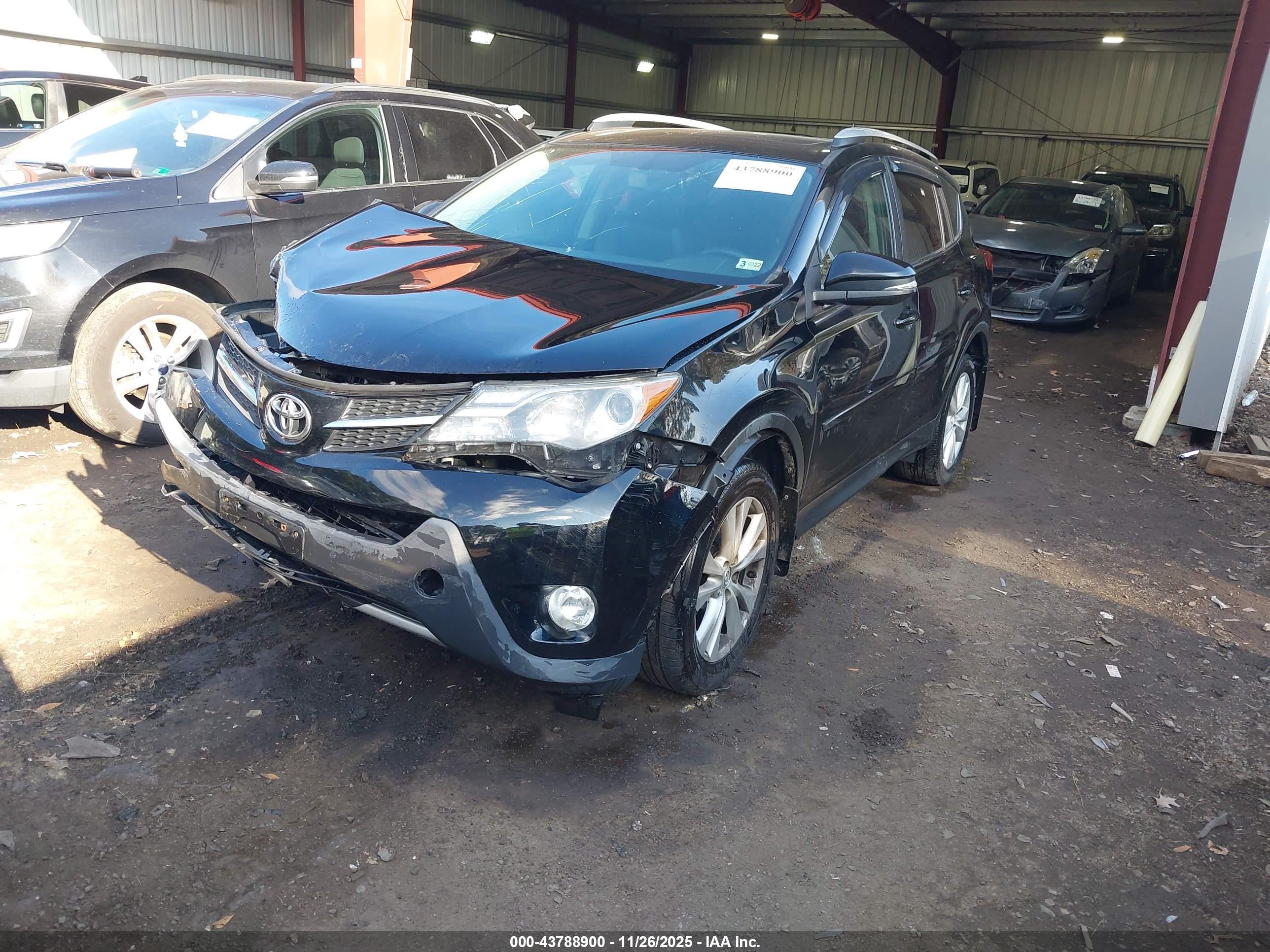 TOYOTA RAV4 image 2
