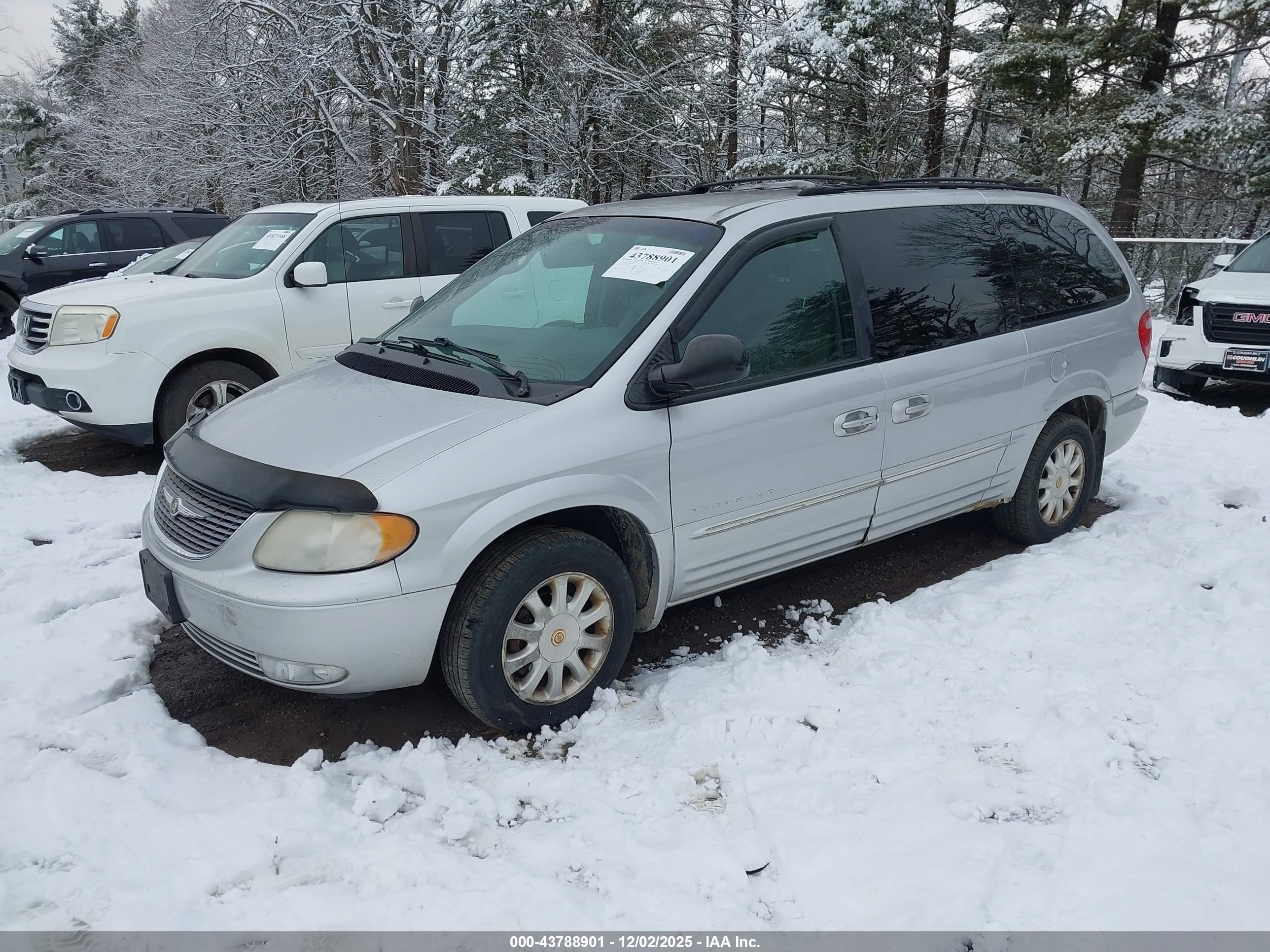 CHRYSLER TOWN image 2