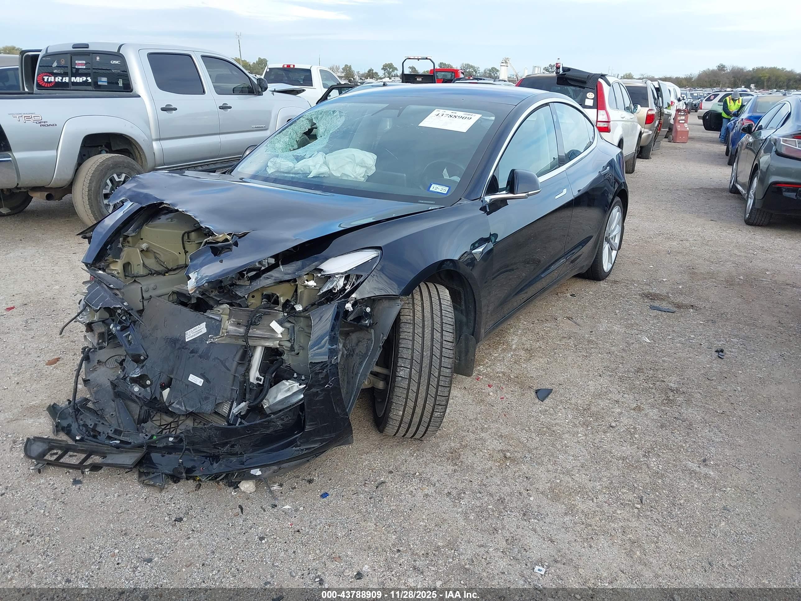 TESLA MODEL image 2