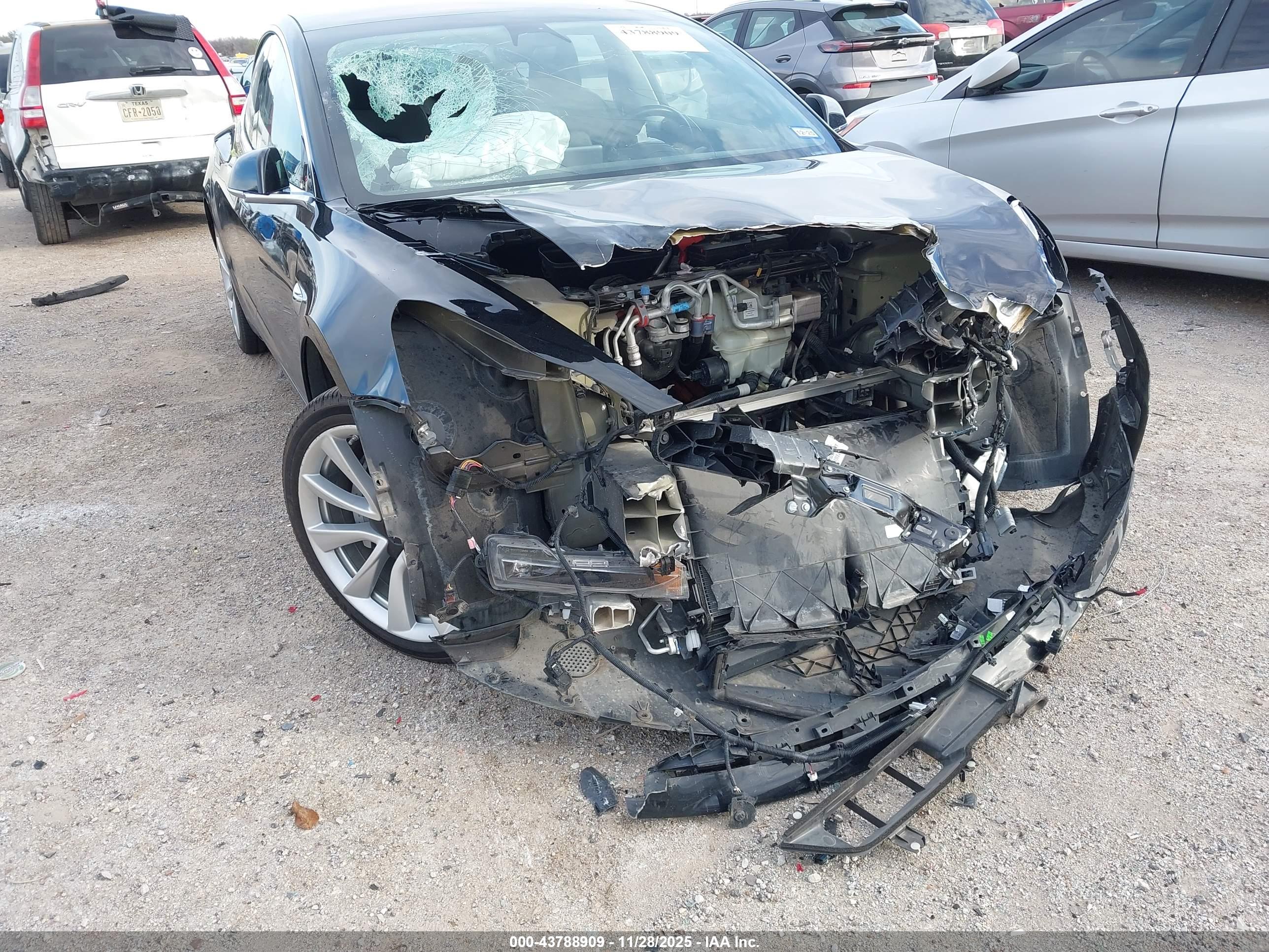 TESLA MODEL image 6
