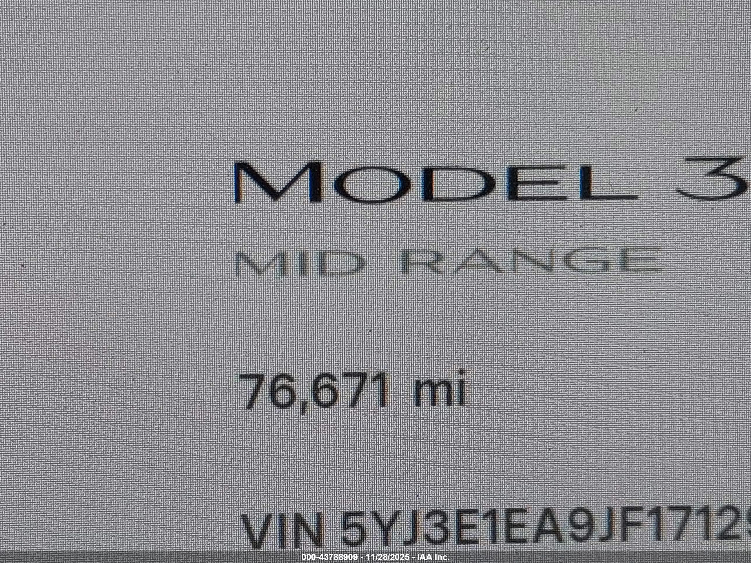 TESLA MODEL image 7