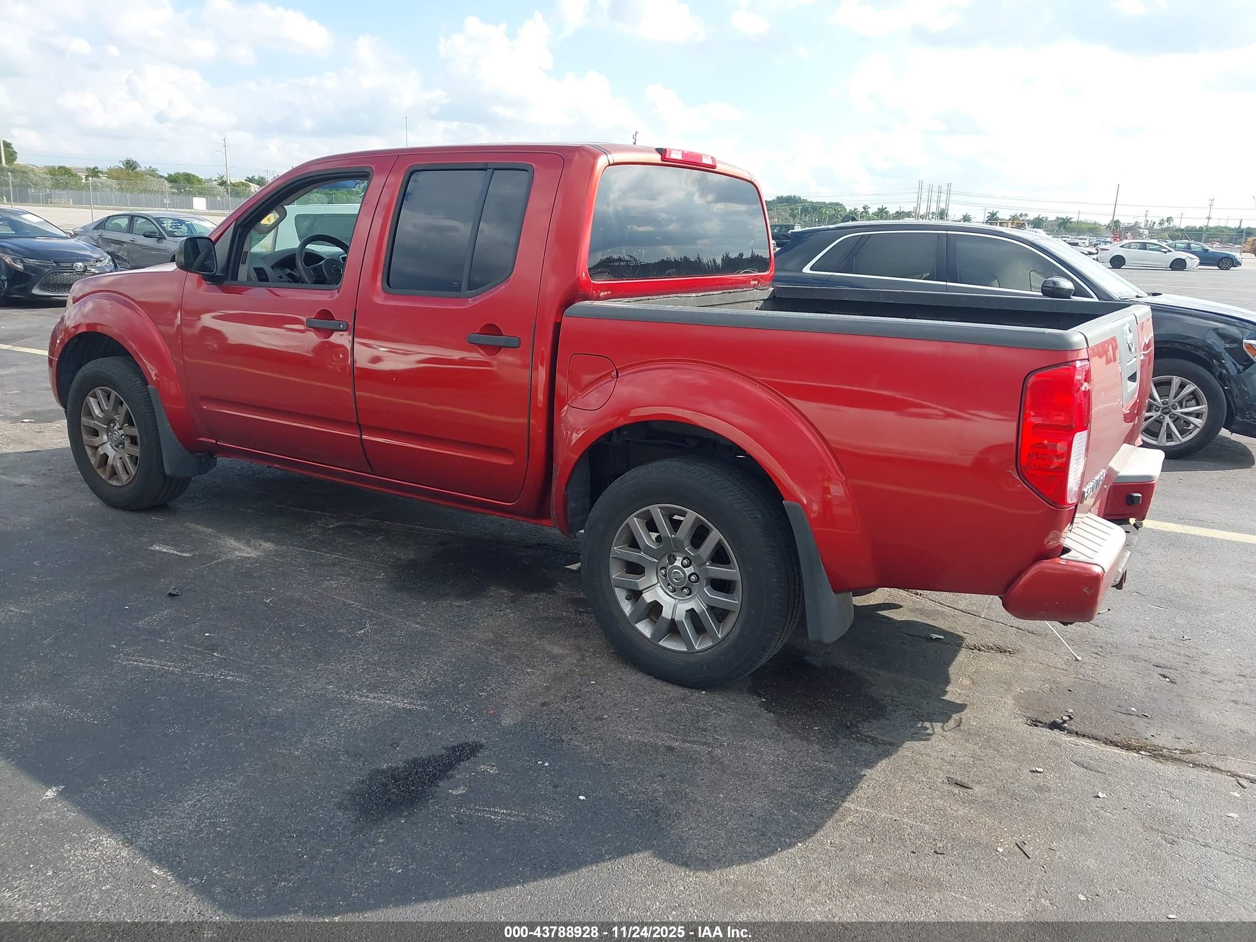 NISSAN FRONTIER image 3