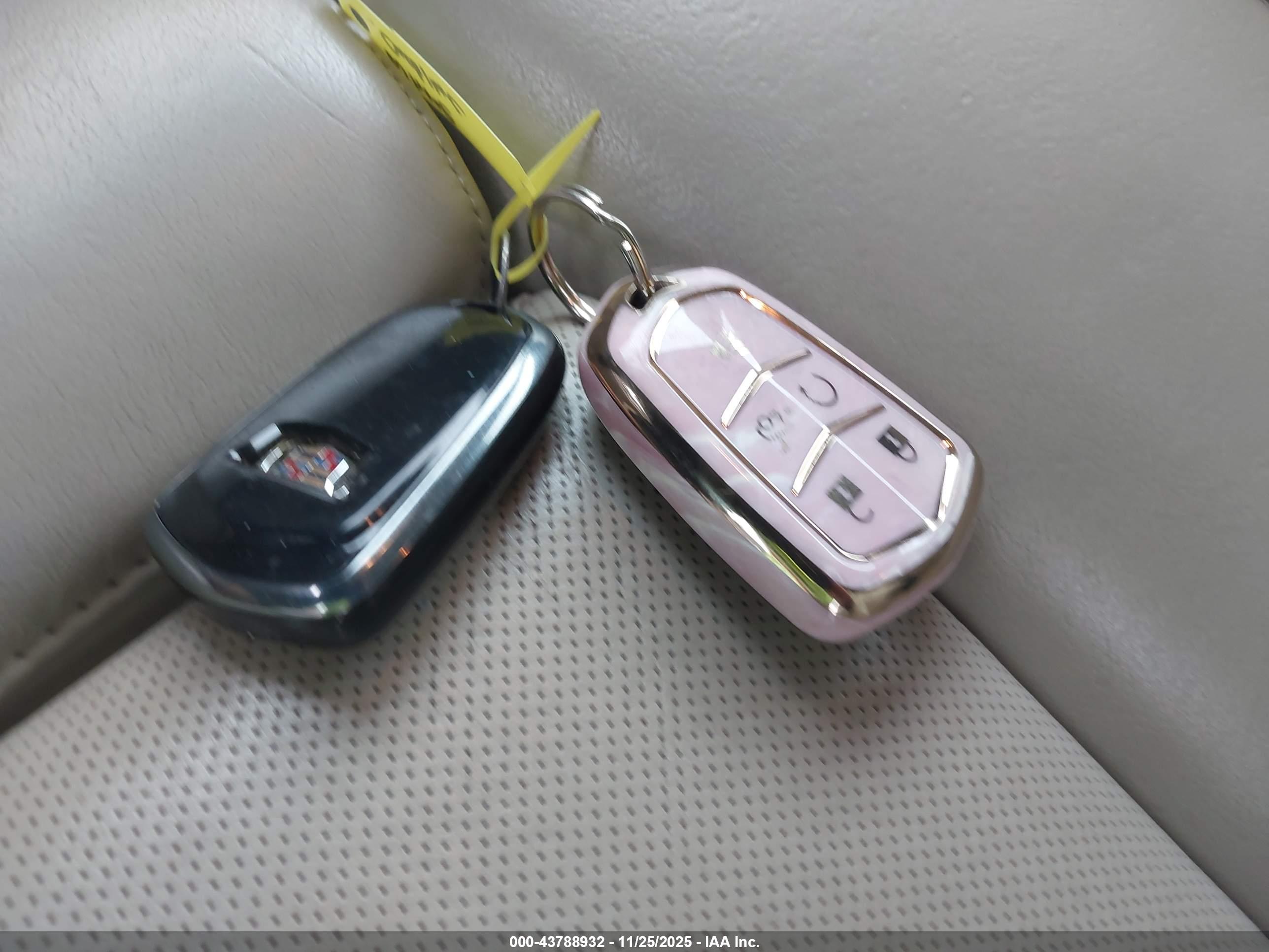 CADILLAC SRX image 11