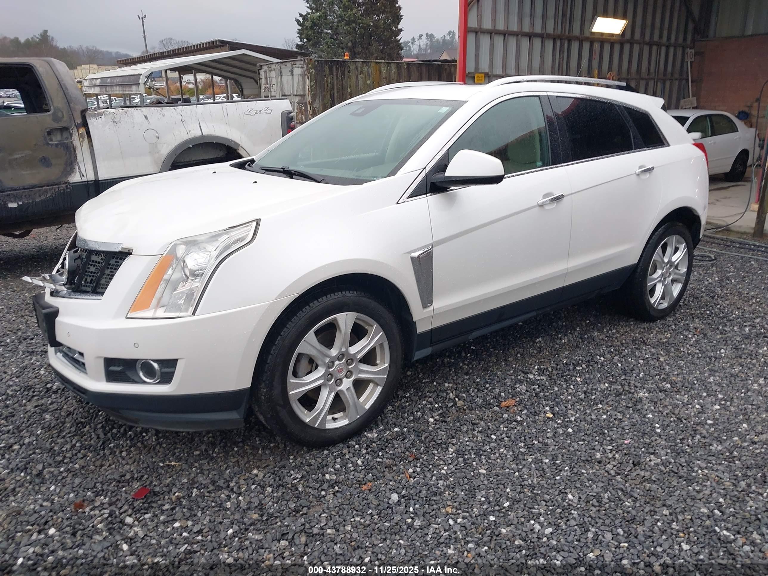 CADILLAC SRX image 2