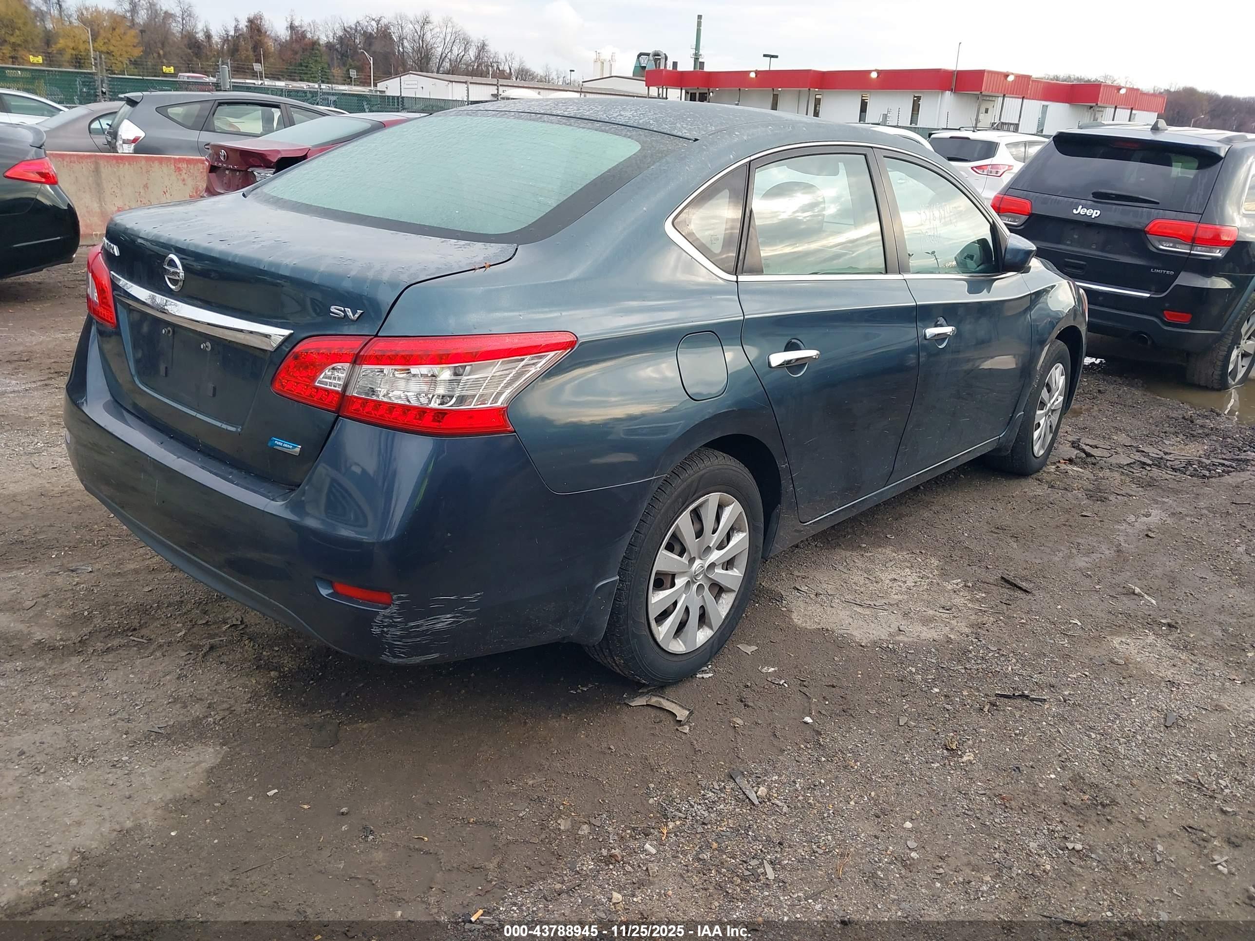 NISSAN SENTRA image 4