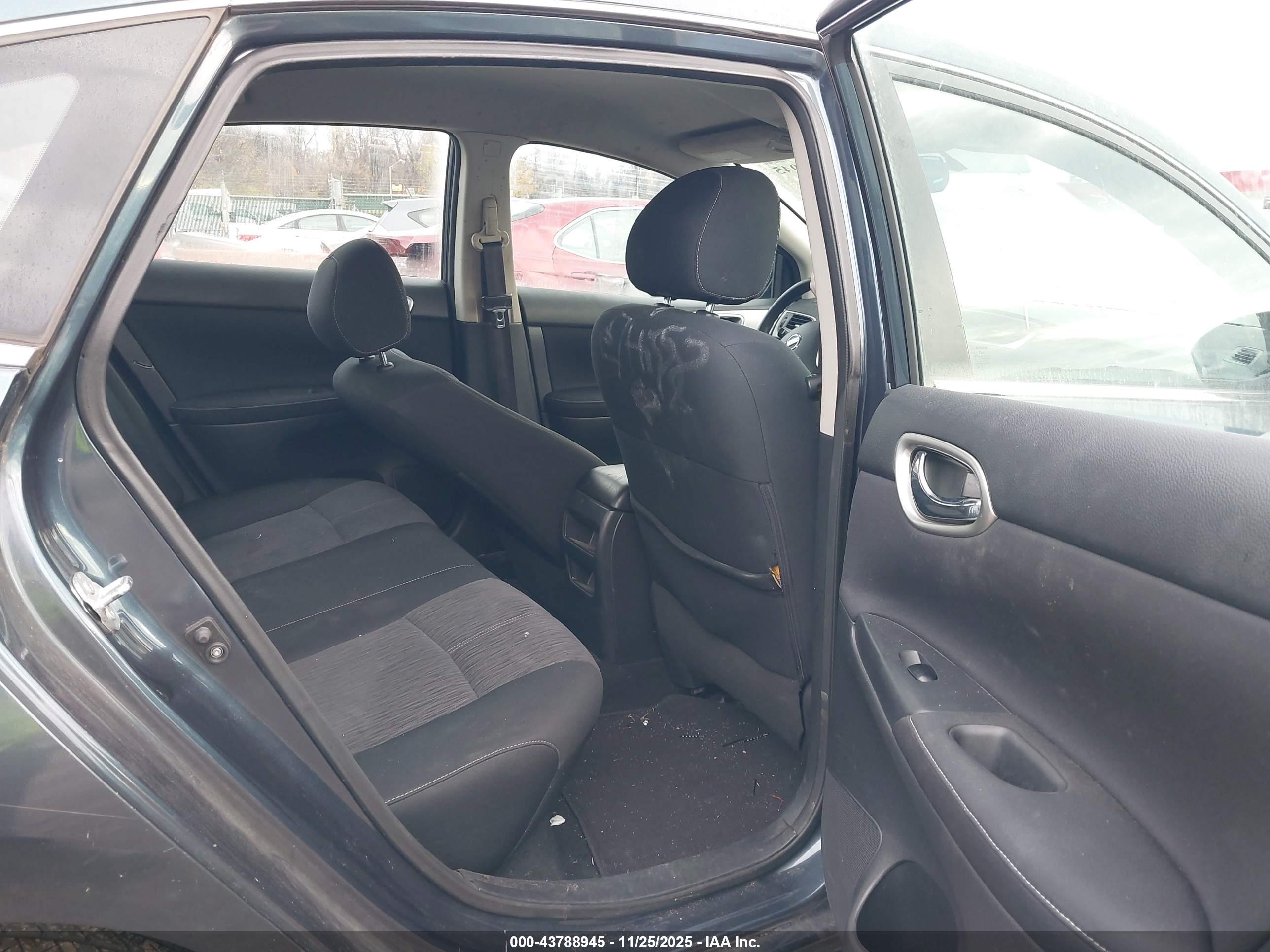 NISSAN SENTRA image 8