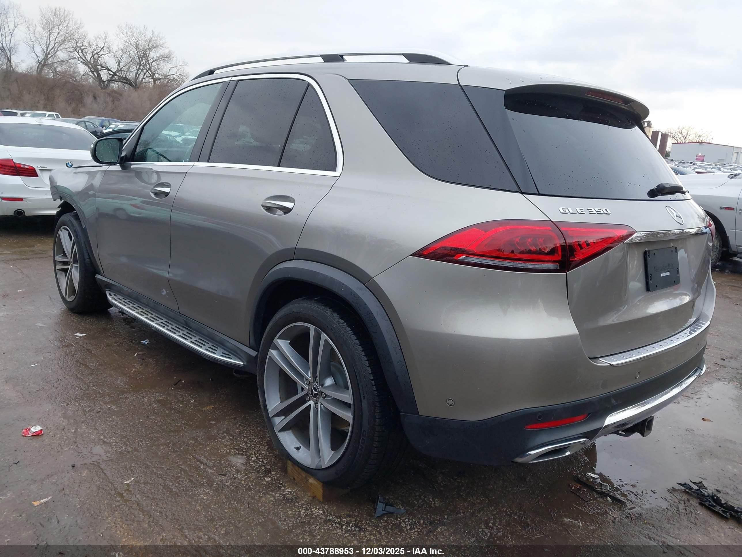 MERCEDES-BENZ GLE image 3