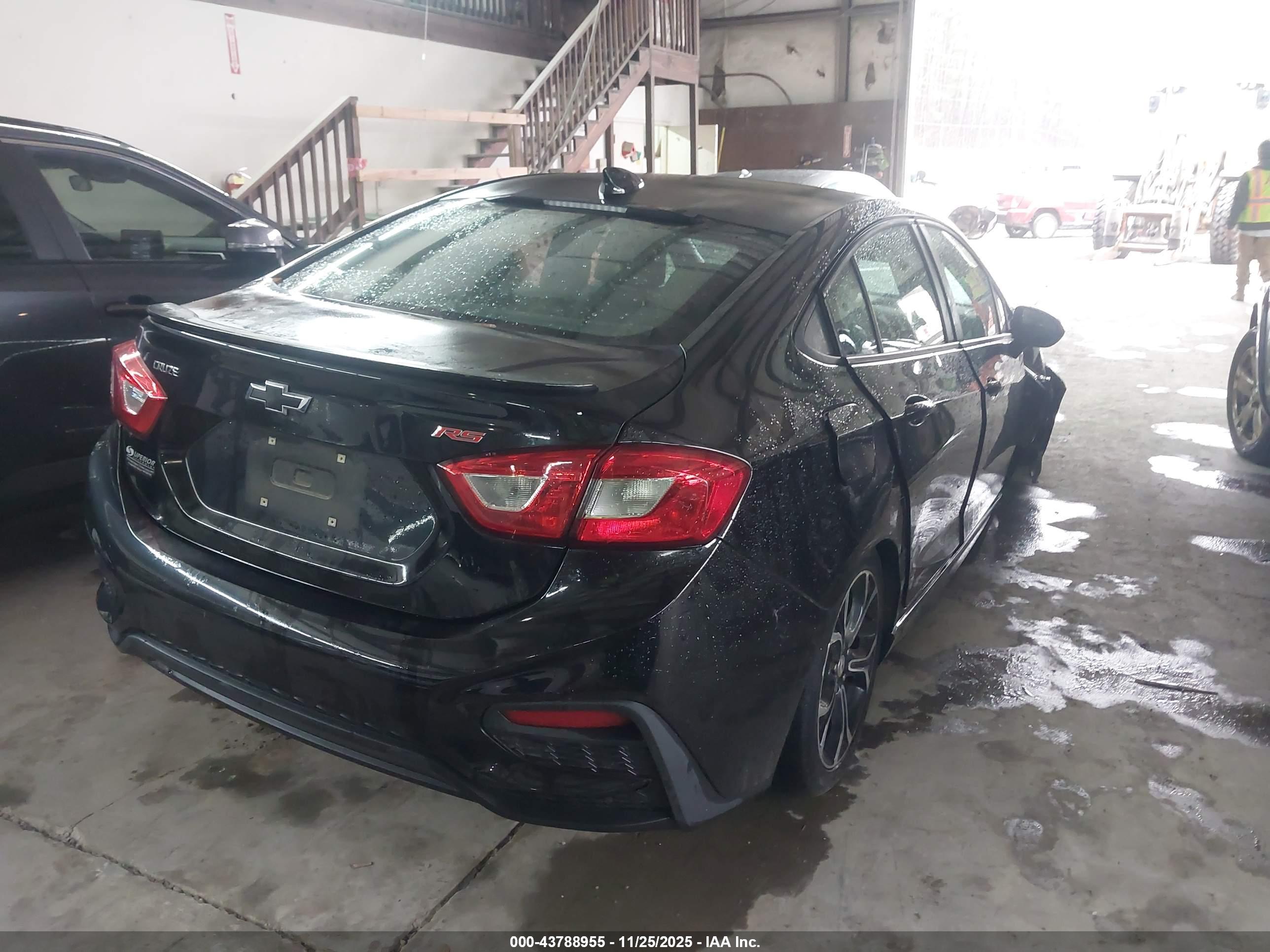 CHEVROLET CRUZE image 4