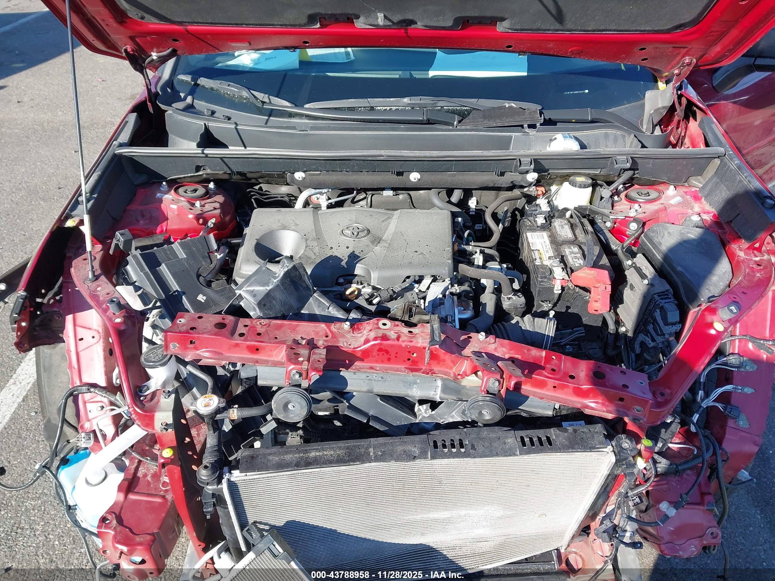 TOYOTA RAV4 image 10