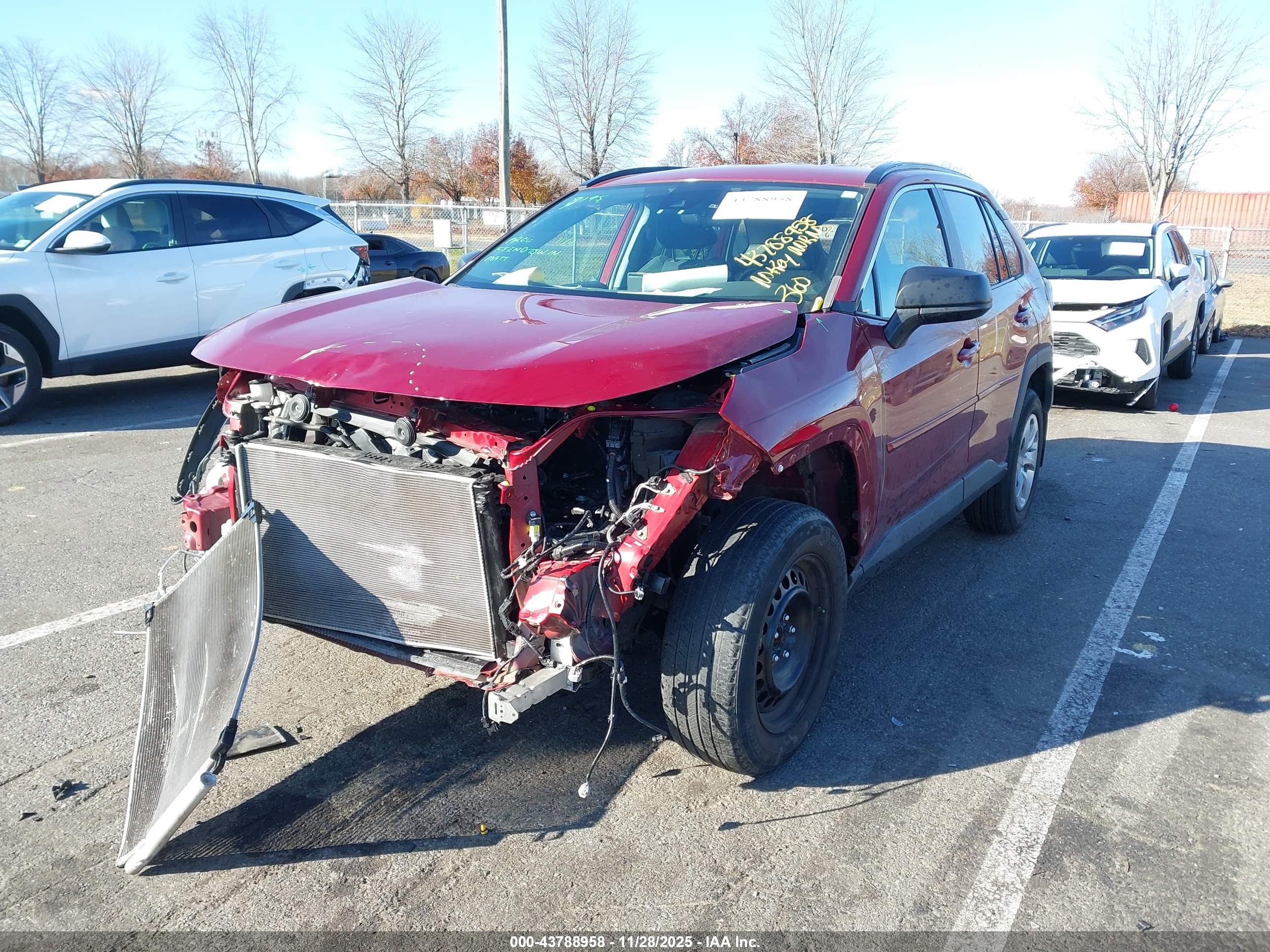 TOYOTA RAV4 image 2