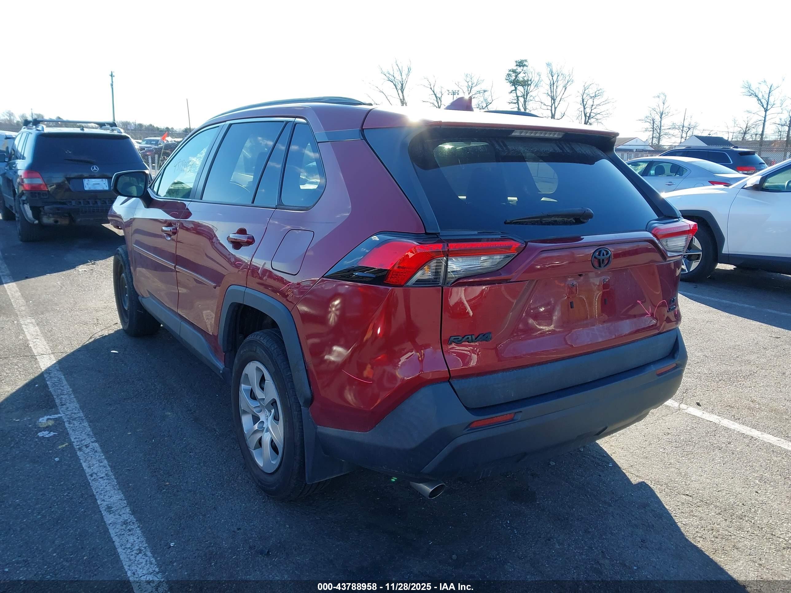 TOYOTA RAV4 image 3