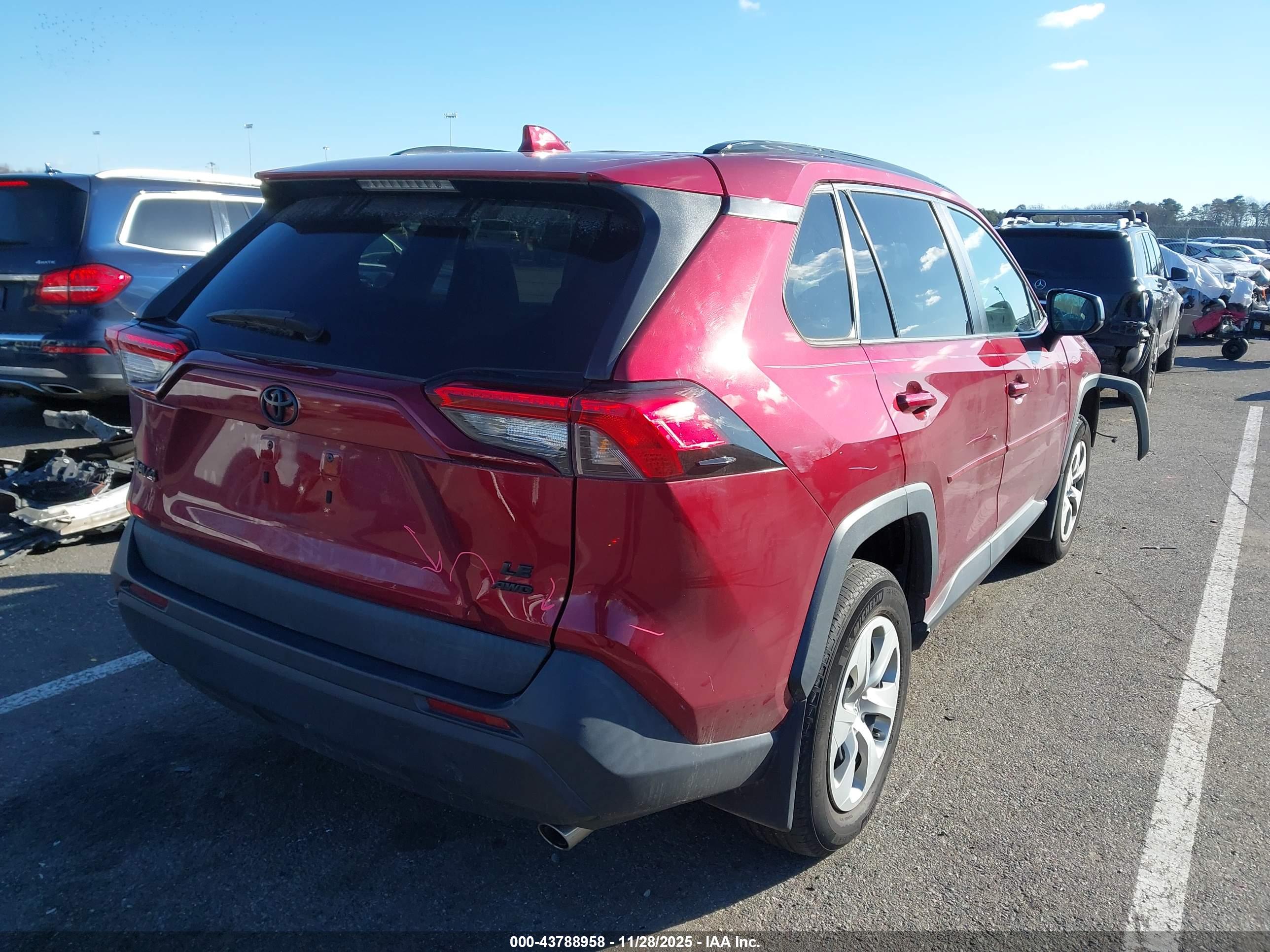 TOYOTA RAV4 image 4