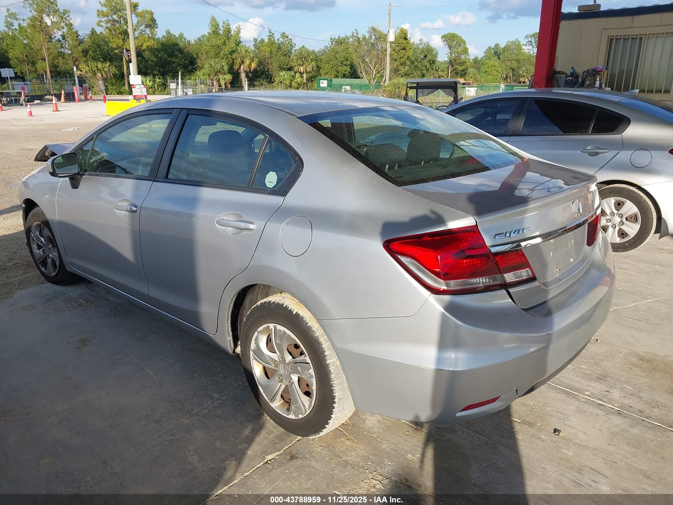 HONDA CIVIC image 3