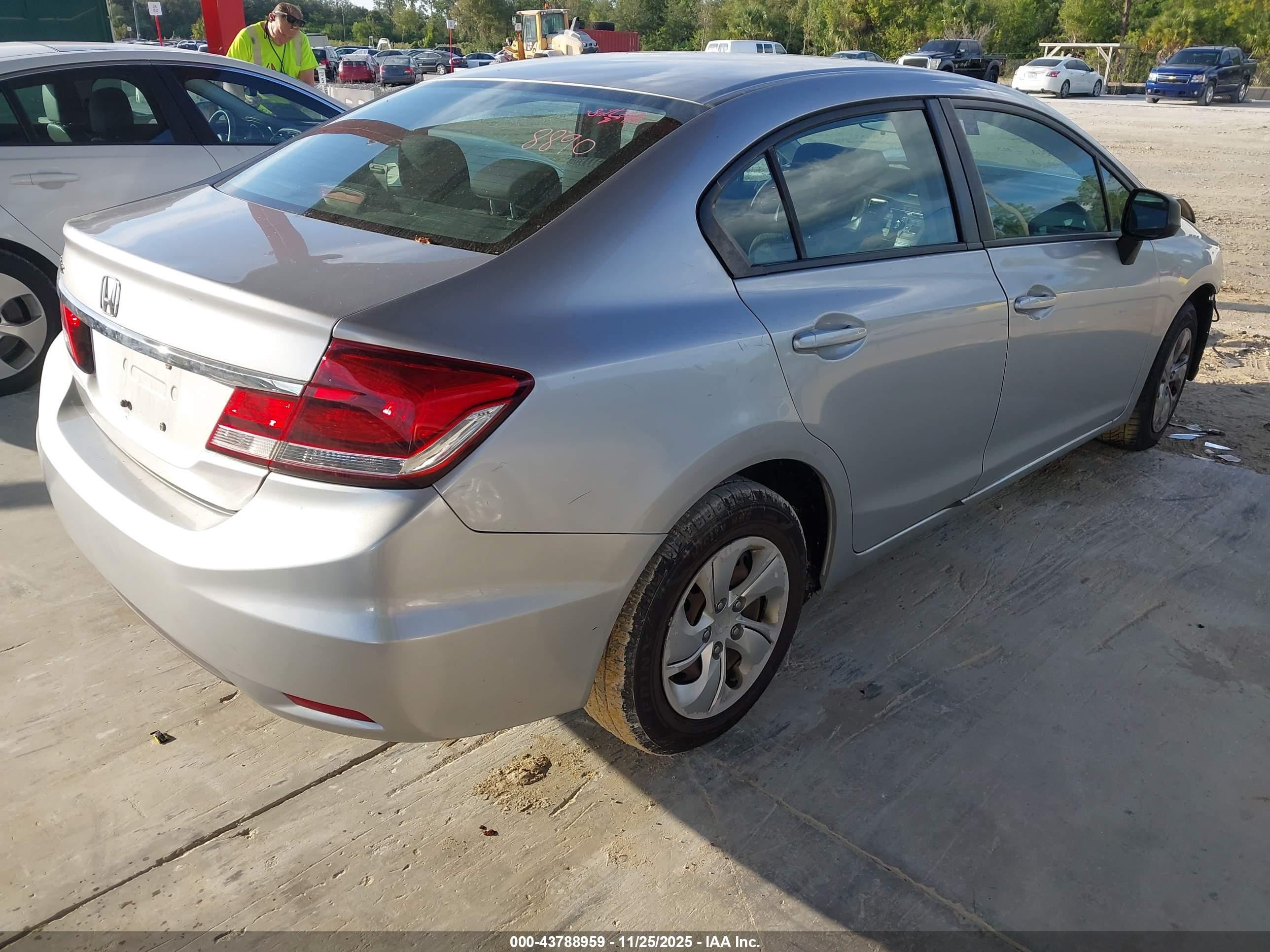 HONDA CIVIC image 4
