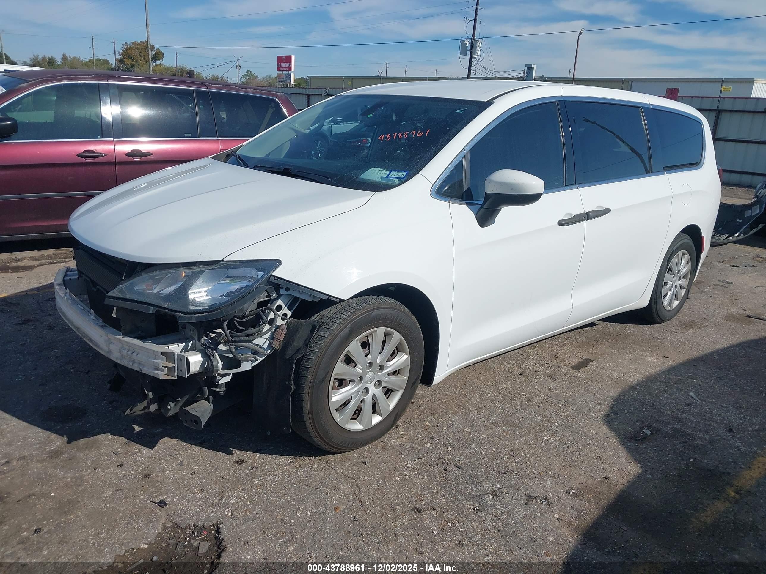 CHRYSLER PACIFICA image 2