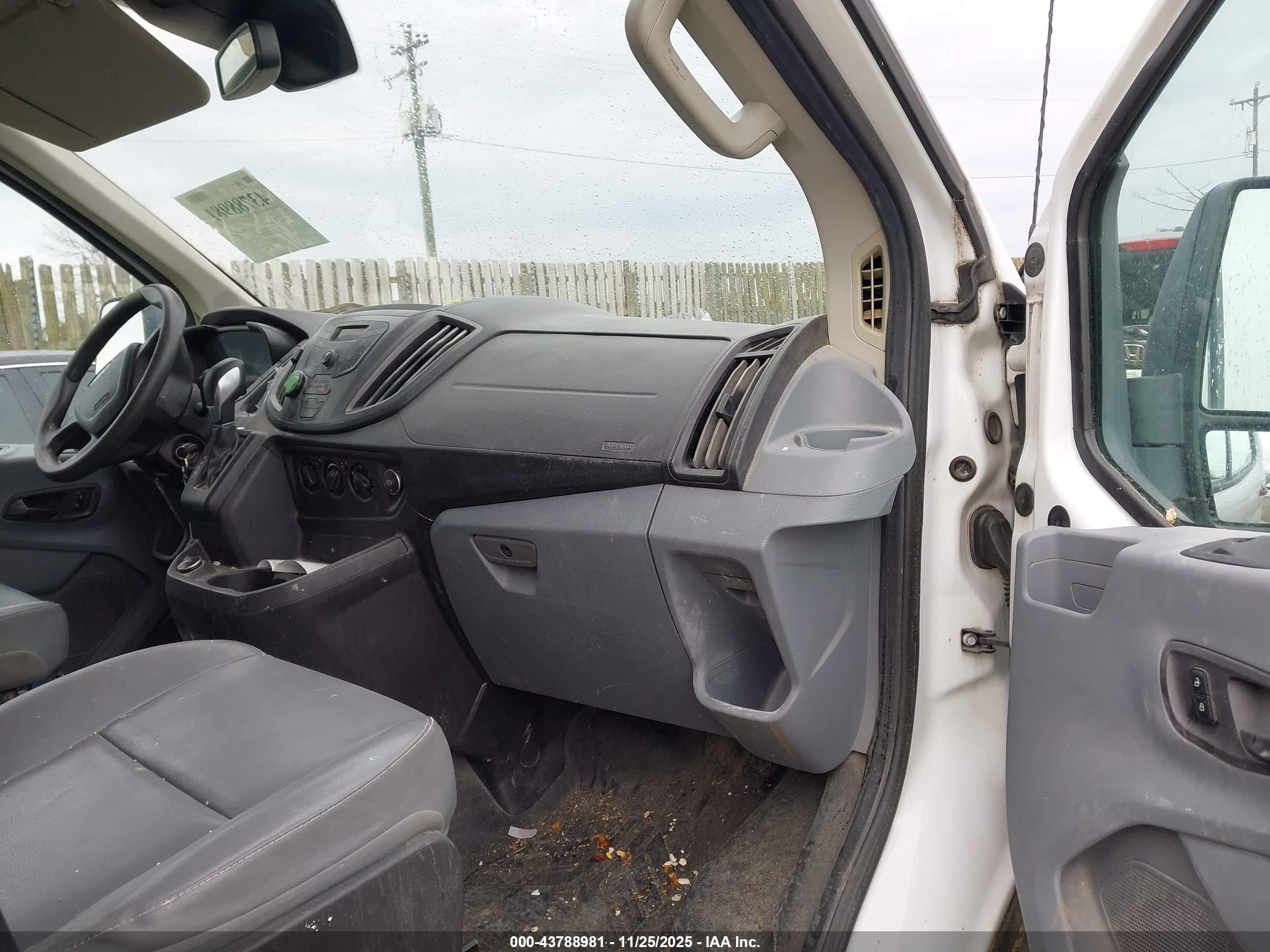 FORD TRANSIT-250 image 5