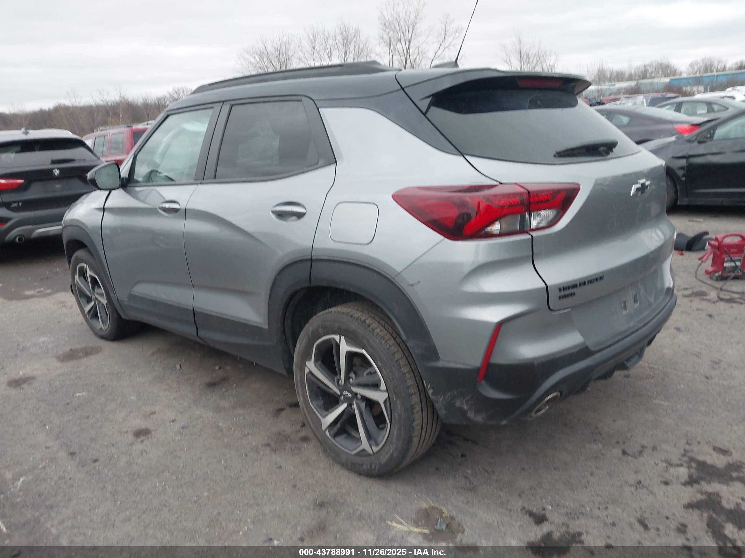 CHEVROLET TRAILBLAZER image 3
