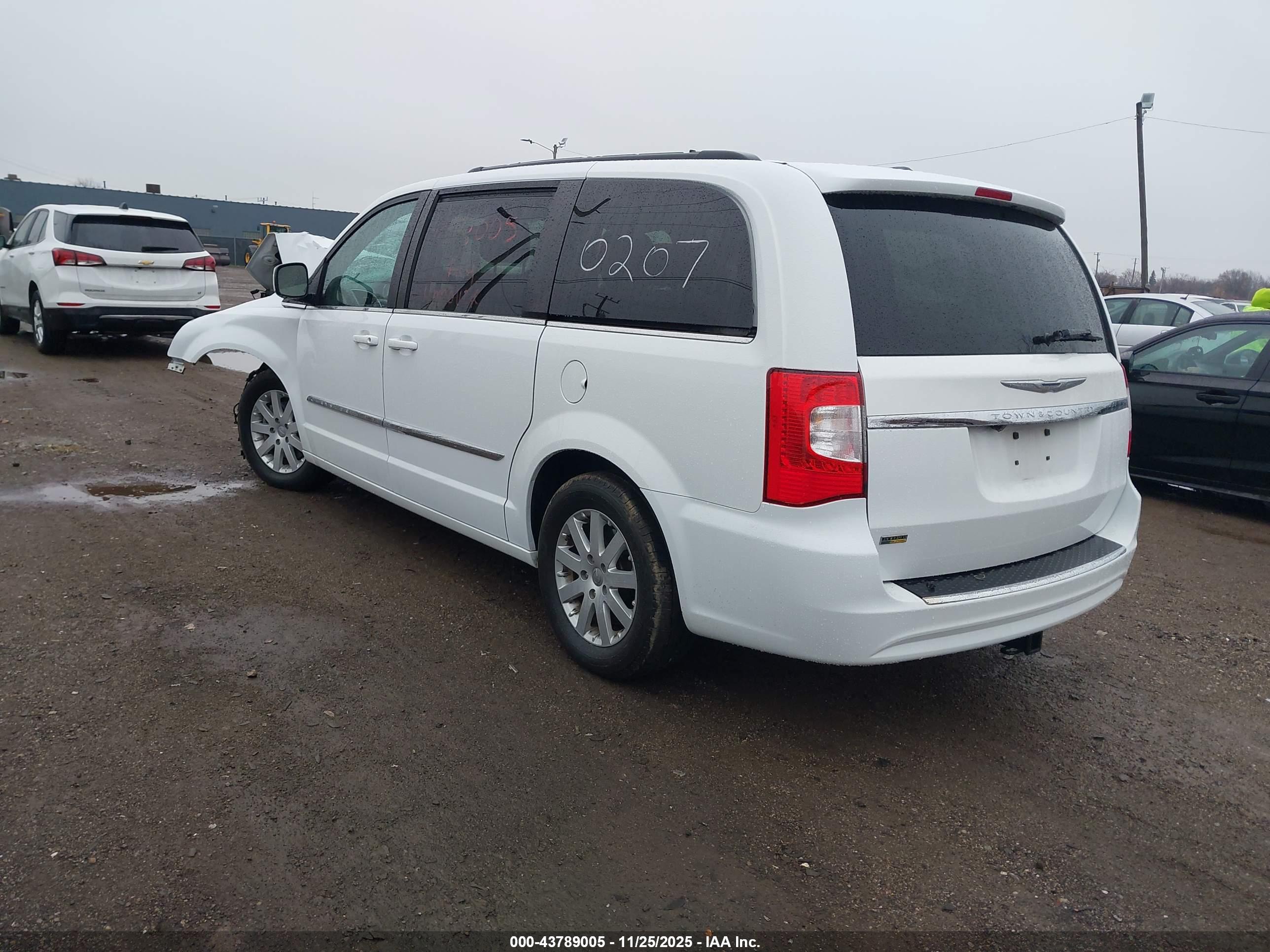 CHRYSLER TOWN image 3