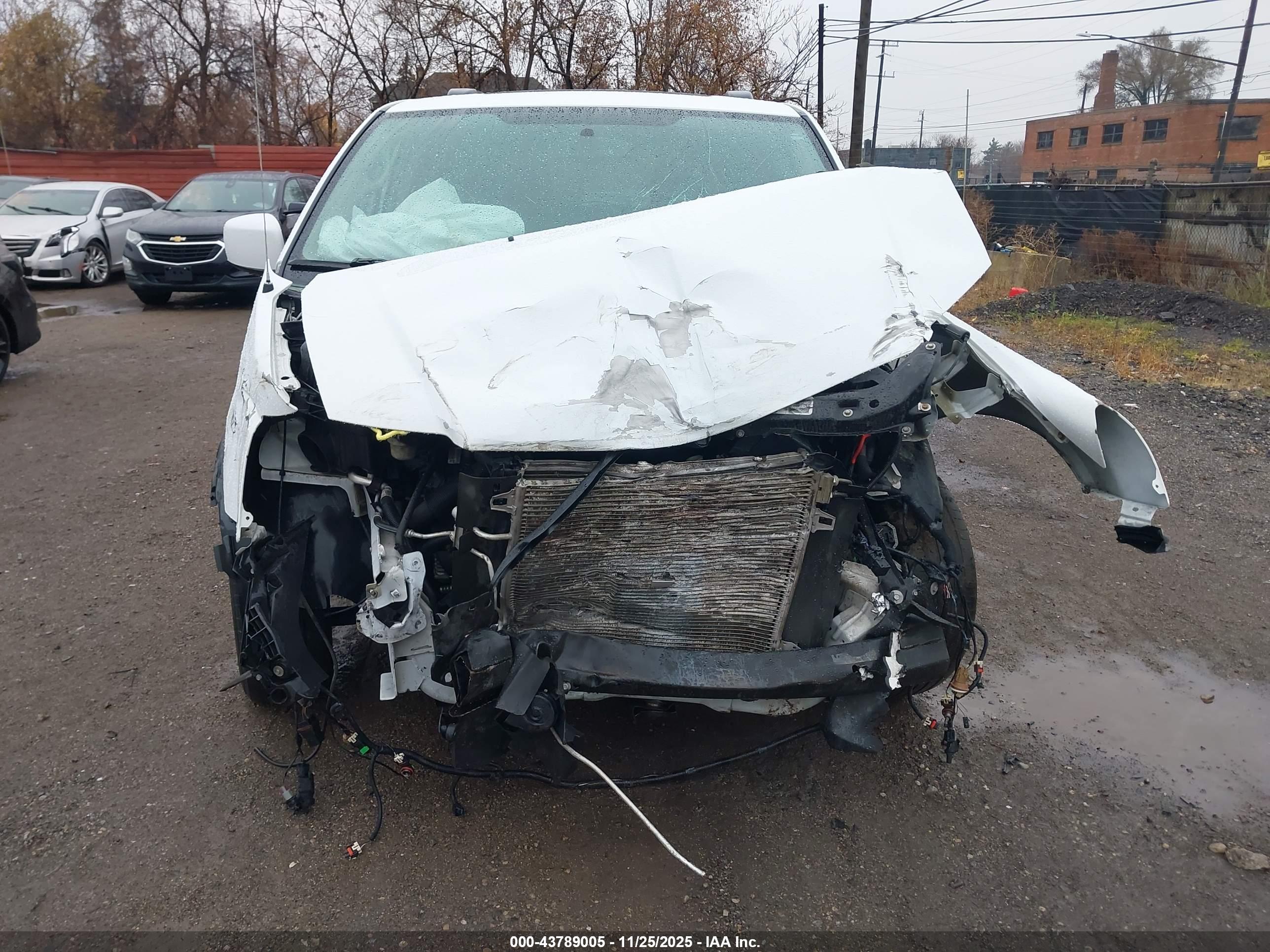 CHRYSLER TOWN image 6