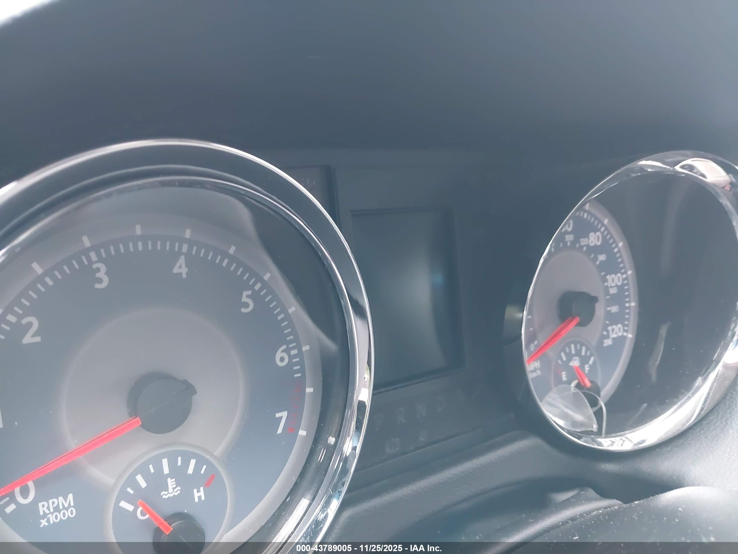 CHRYSLER TOWN image 7