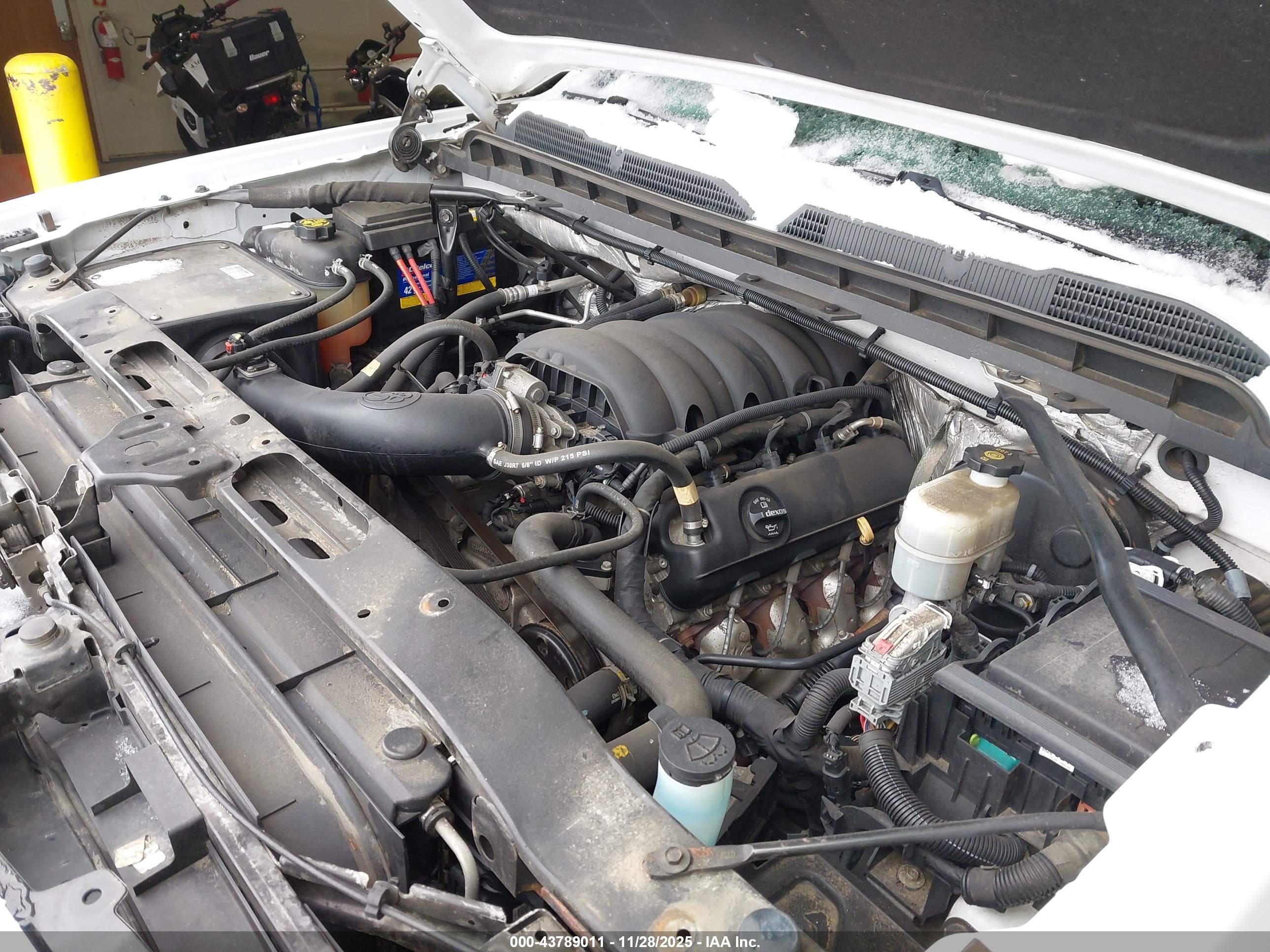 CHEVROLET SILVERADO image 10