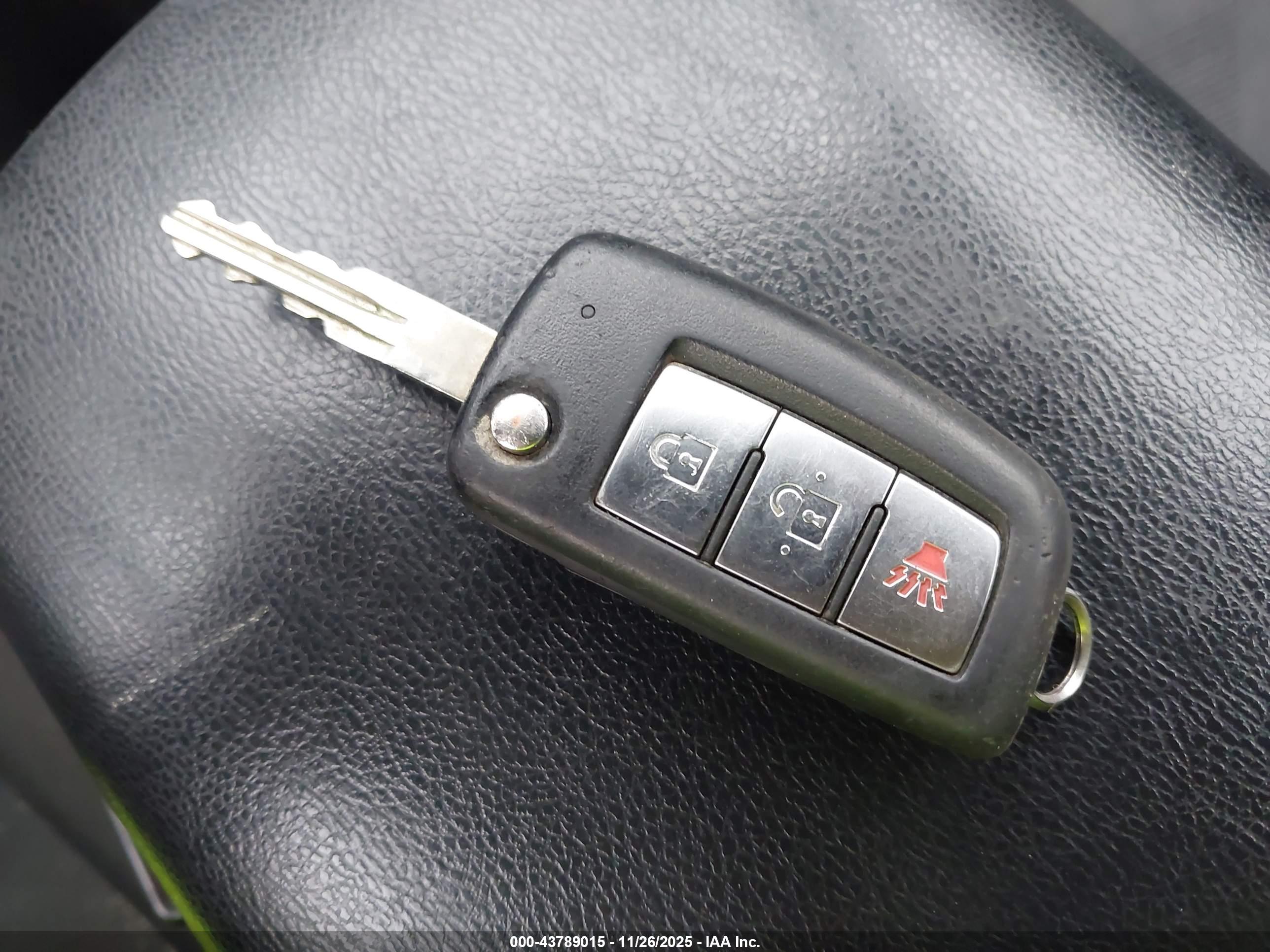 NISSAN ROGUE image 11