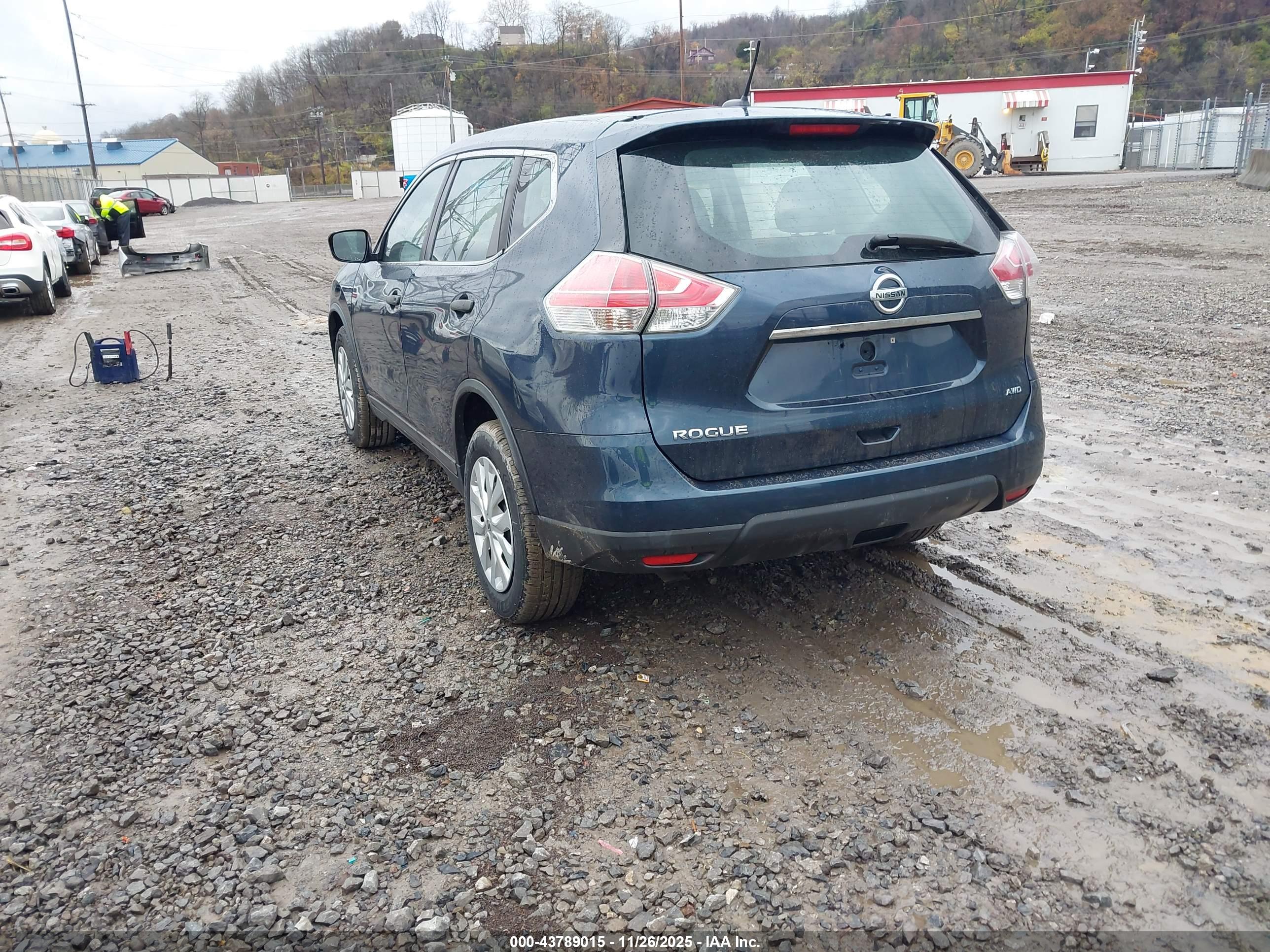 NISSAN ROGUE image 3