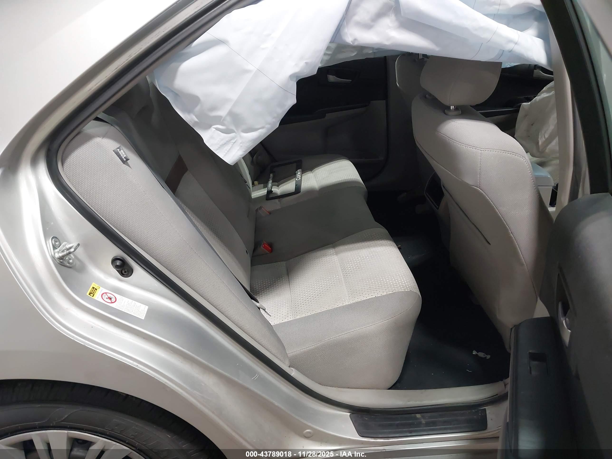 TOYOTA CAMRY image 8