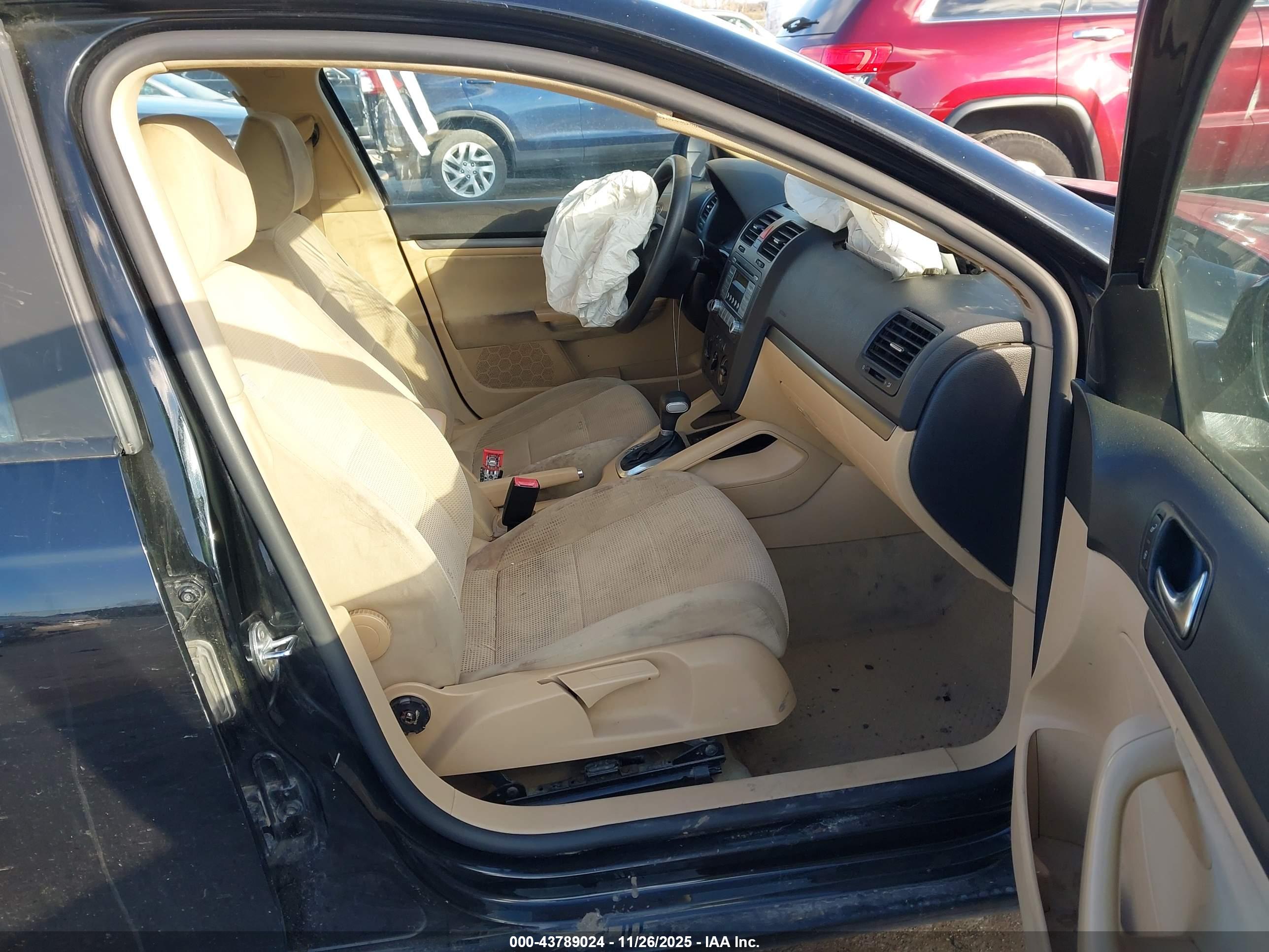 VOLKSWAGEN JETTA image 5