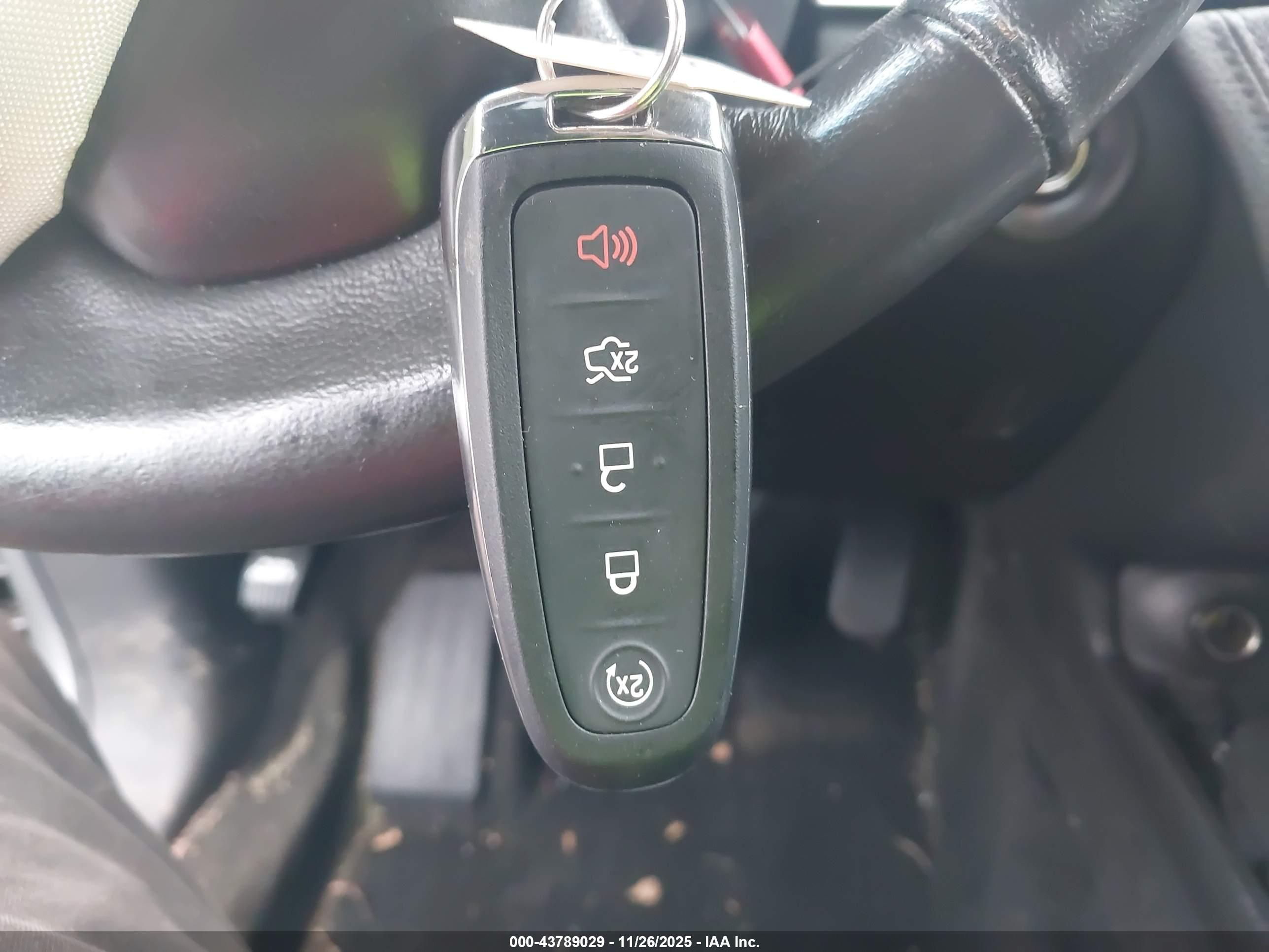 LINCOLN MKT image 11