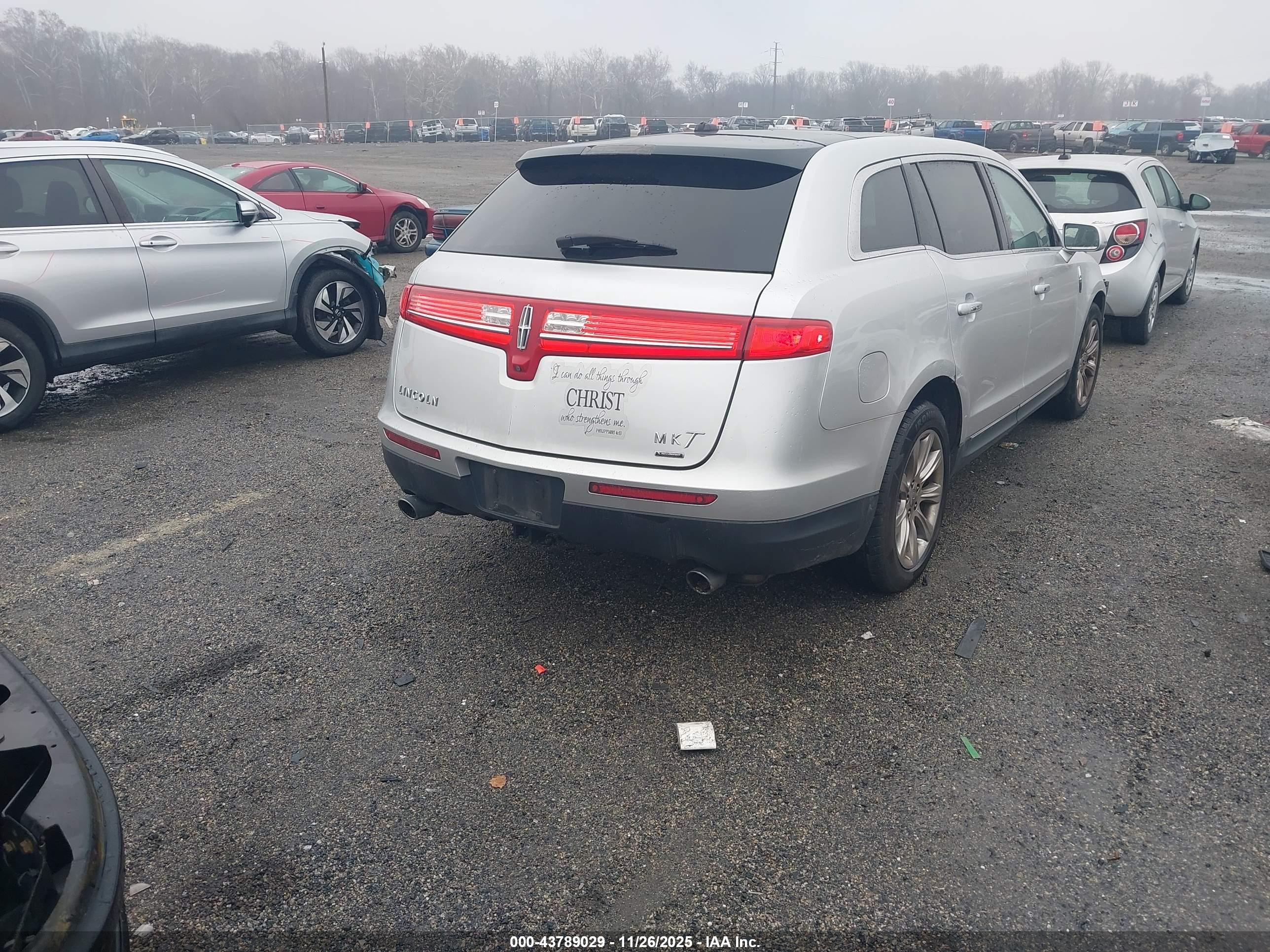 LINCOLN MKT image 4