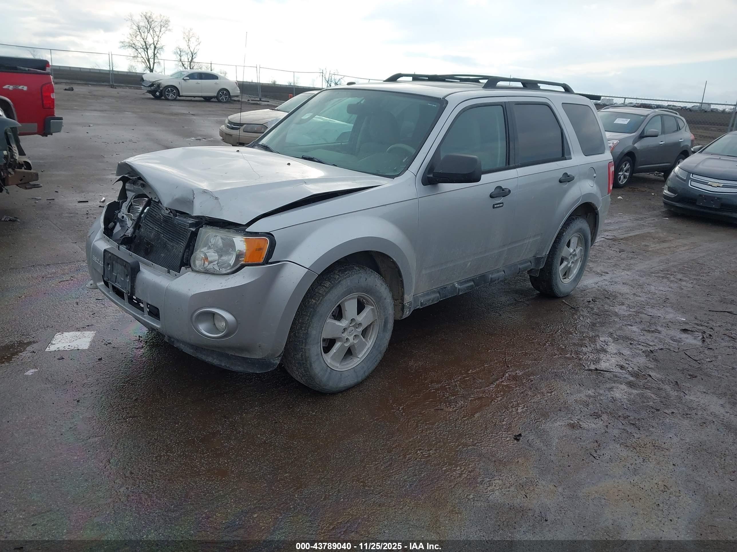 FORD ESCAPE image 2