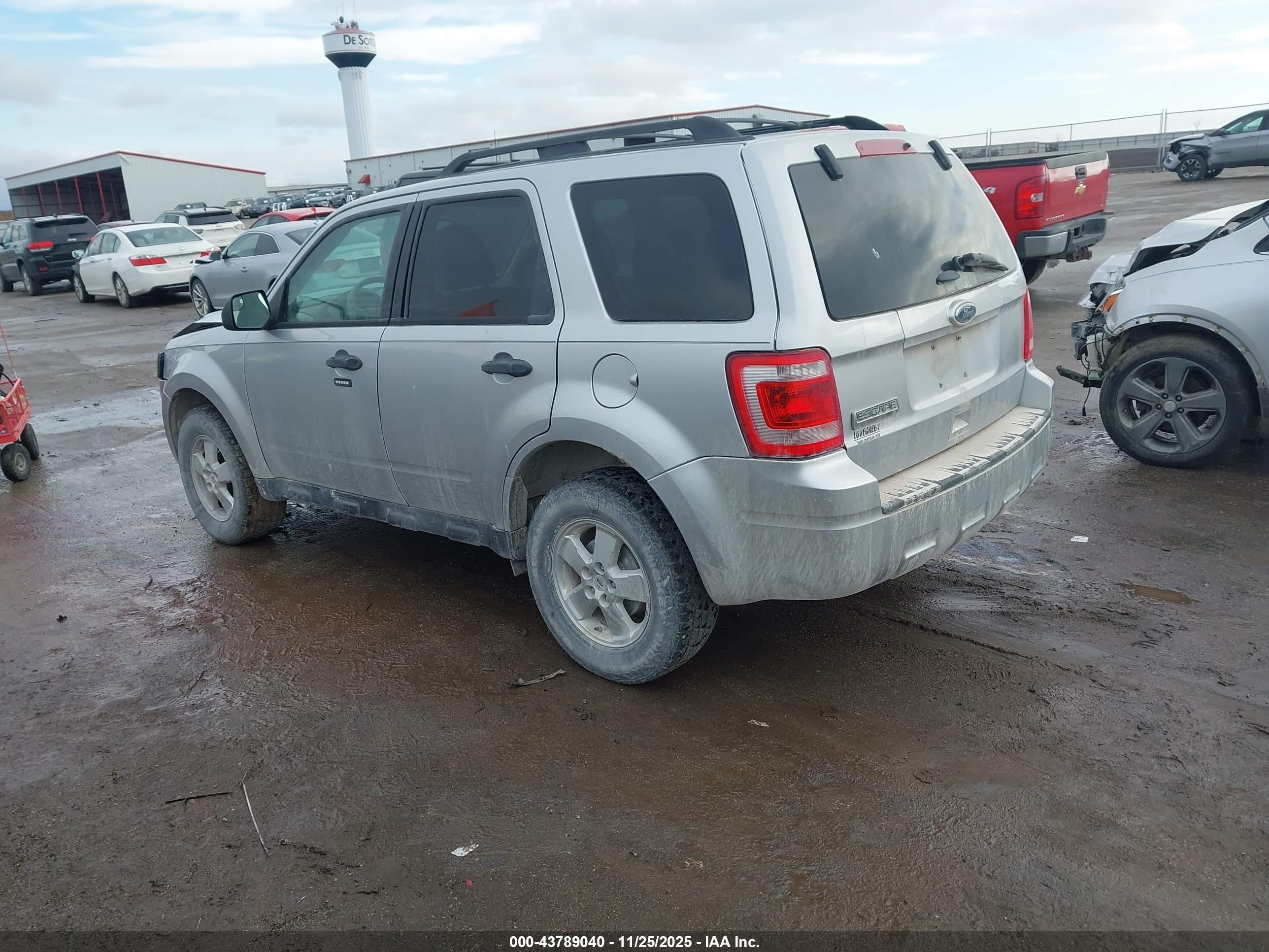FORD ESCAPE image 3