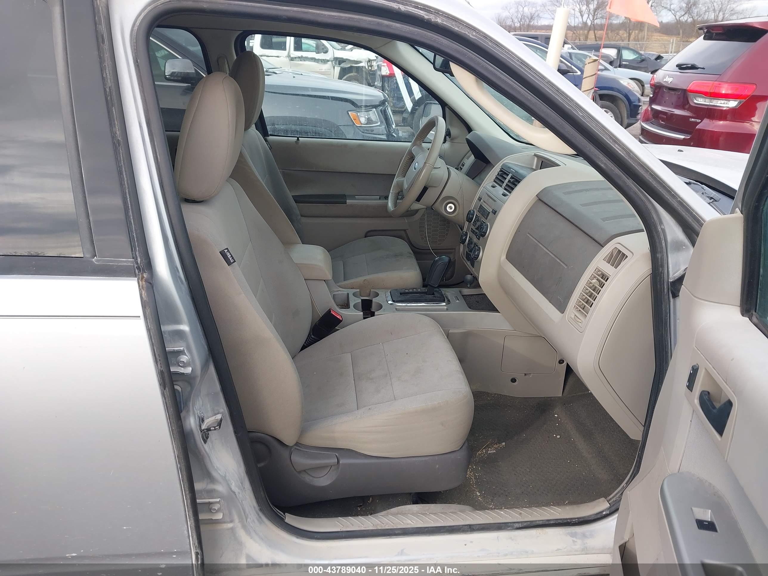 FORD ESCAPE image 5