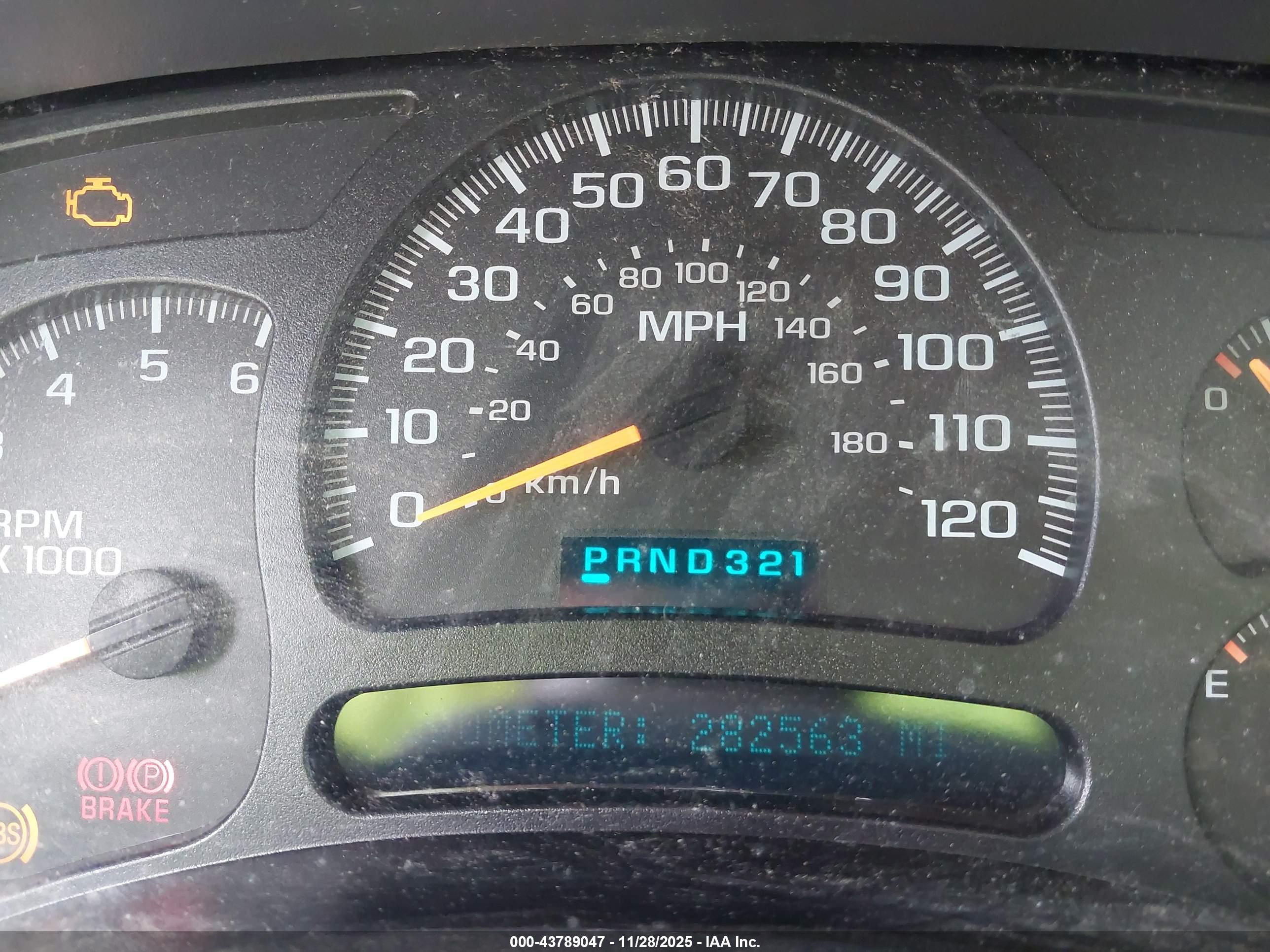 CHEVROLET SILVERADO image 7