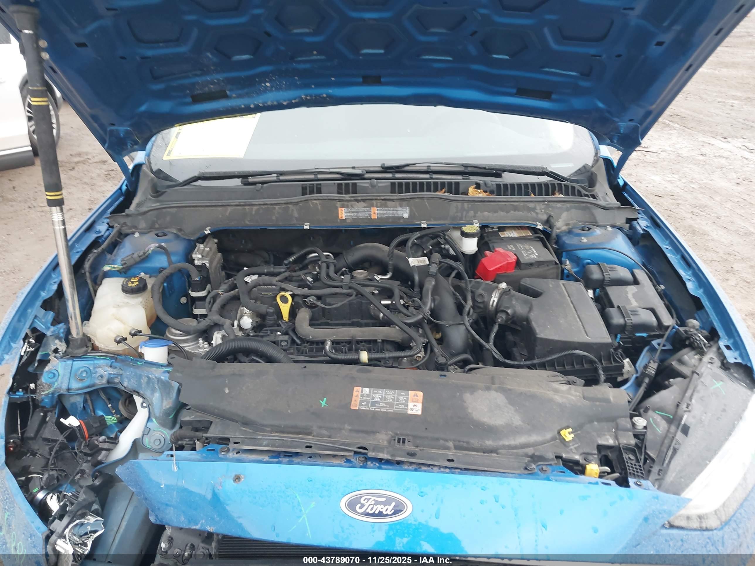 FORD FUSION image 10