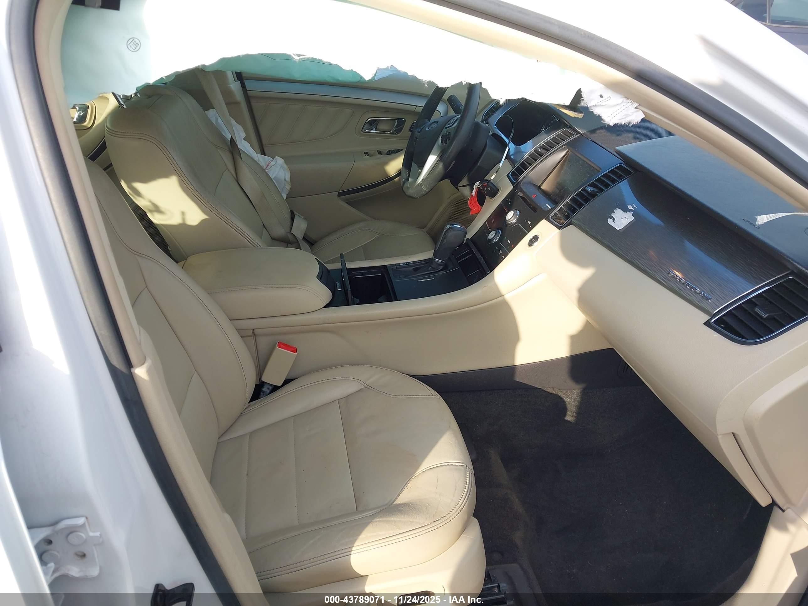 FORD TAURUS image 5