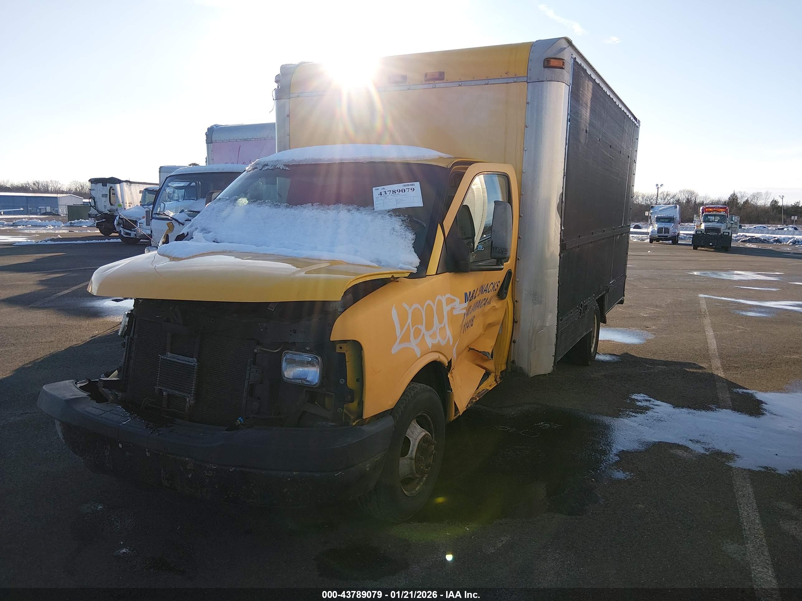 GMC SAVANA image 2