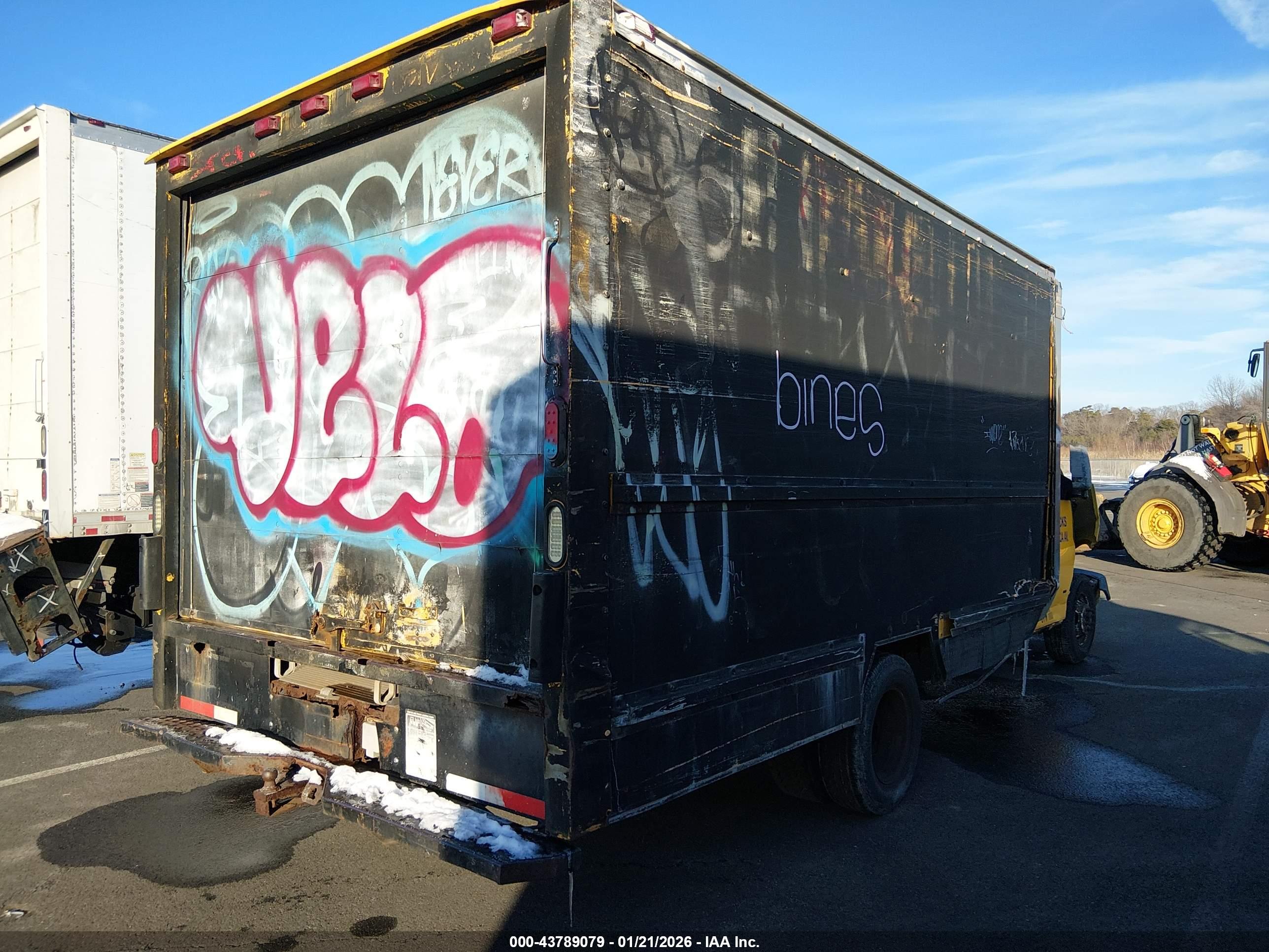 GMC SAVANA image 4